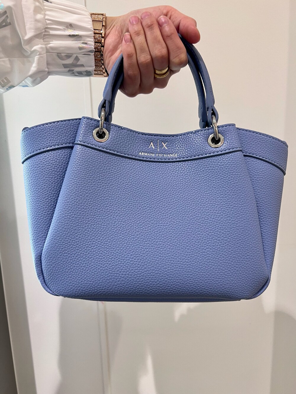 「スカート、armaniexchange、低身長コーデ、今日のコーデ、オトナカジュアル、アルマーニエクスチェンジ、春服コーデ、axchange、AXchanger、春服デビュー宣言」|「ARMANI EXCHANGEの【A|X アルマーニ エクスチェンジ】グラデーション ロングスカート(スカート、その他)」を使った、mikaさん(レディース・151cm)の春コーディネートの2枚目の写真