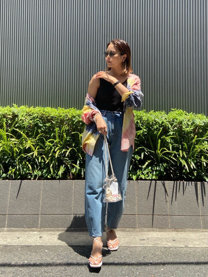 ブラック系のその他アンダーウェア/インナーを着用したレディースの夏コーディネートの2枚目の写真