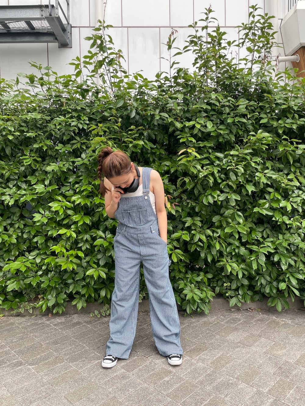 その他のサロペット/オーバーオールを着用したレディースの夏コーディネートの2枚目の写真