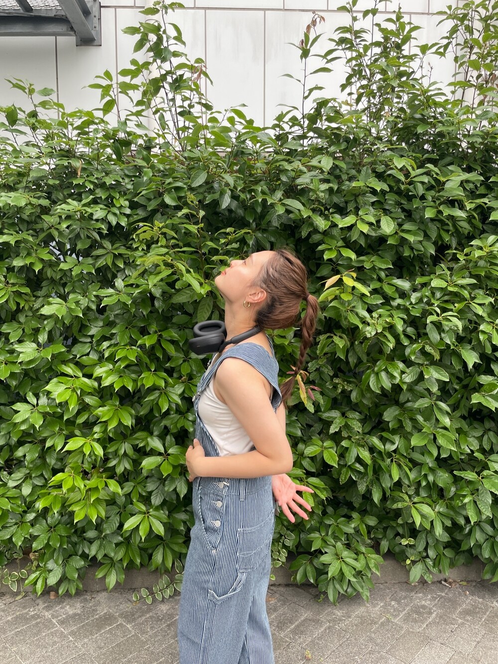 その他のサロペット/オーバーオールを着用したレディースの夏コーディネートの3枚目の写真