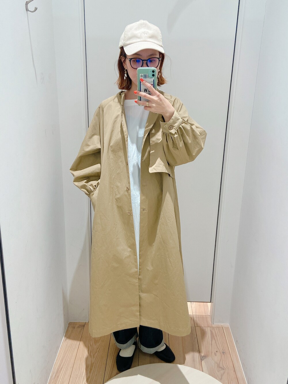 「トレンチコート、キャップ、春コーデ、春アウター、大人カジュアル、pualcecin、シンプル、カンフーシューズ」｜「PUAL CE CINの【Du noir】3WAY コート（その他アウター、ベージュ系）」を使った、remiさん（レディース・168cm）の冬コーディネートの2枚目の写真