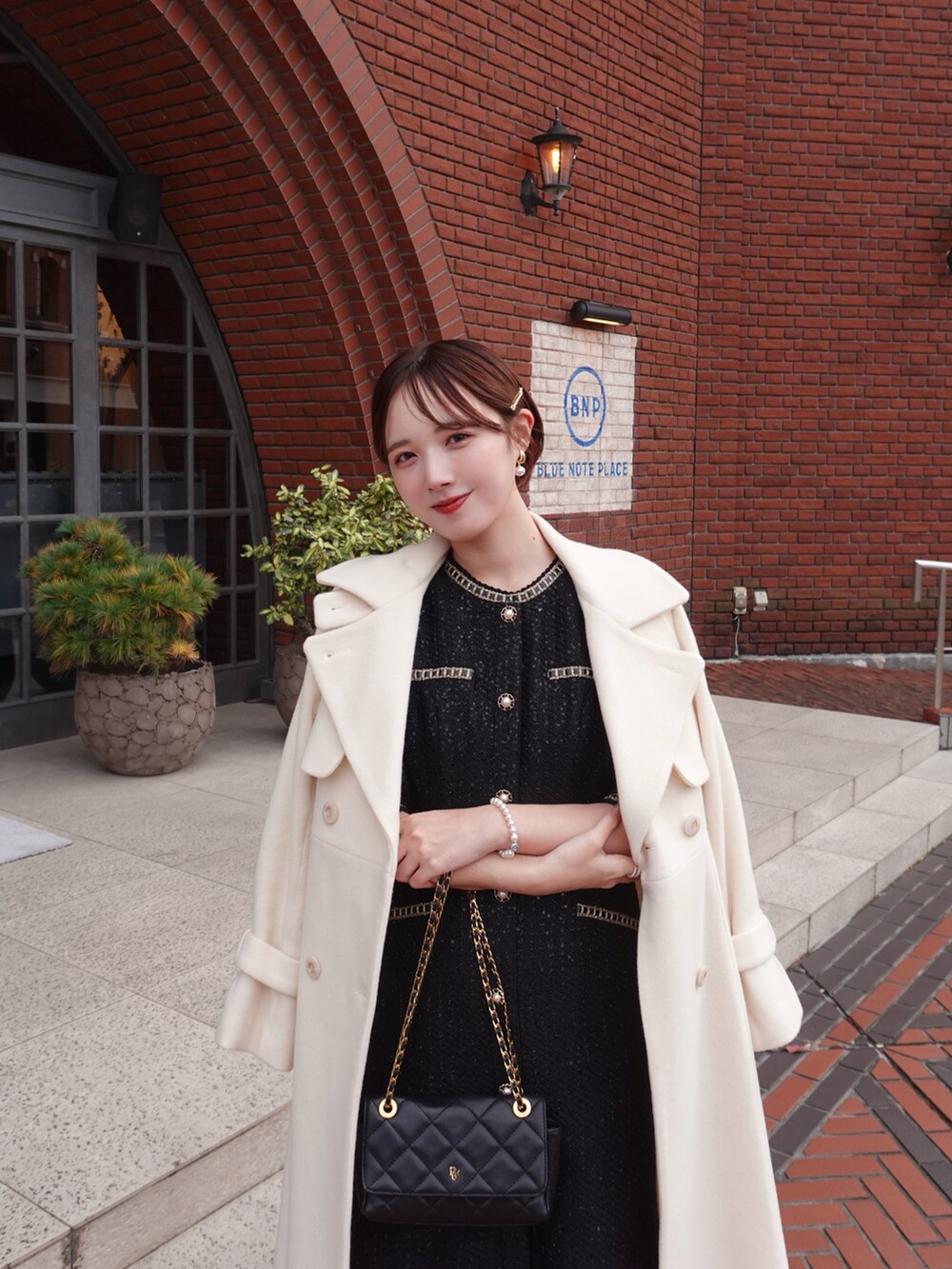 LEJA】ラメ混ツイードレザーパイピングパール釦スパンコール刺しゅう