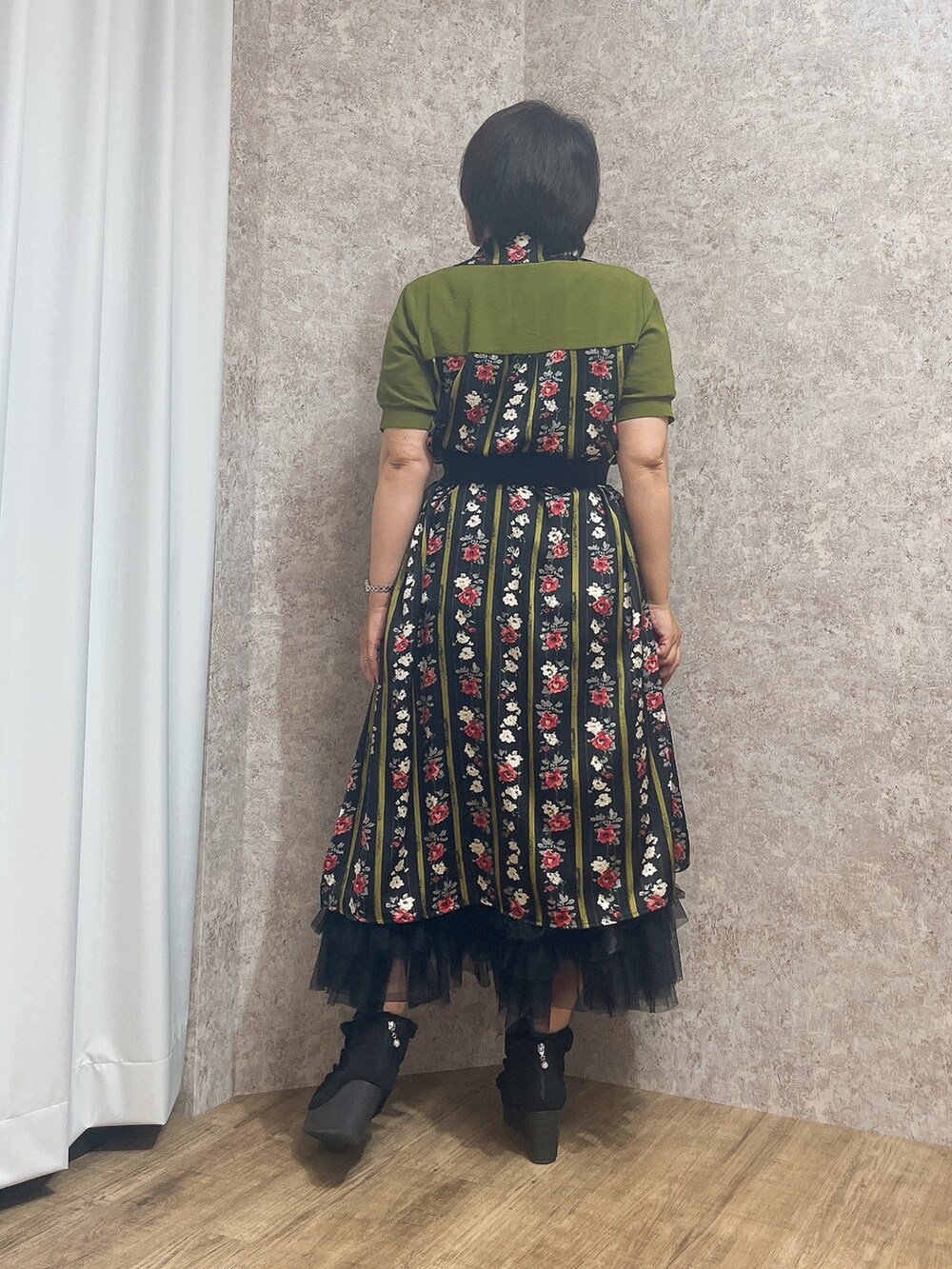 「お出かけコーデ、ワンピース、夏コーデ、axes femme、大人ファッション、ロングスカート、夏服コーデ、ワンピースコーデ」｜「axes femmeの花柄シャツワンピース（ワンピース、ブラック系）」を使った、ジョーさん（レディース・161cm）の夏コーディネートの4枚目の写真
