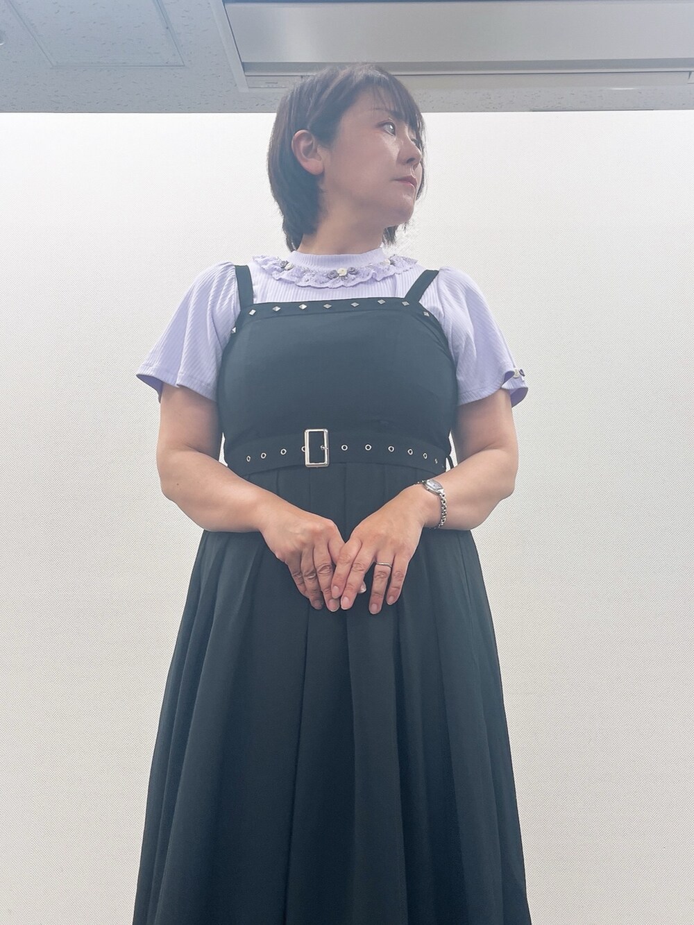 「axes femme、夏服コーデ、ワンピーススタイル、夏コーデ、夏服、40代ファッション」｜「axes femmeのレースアップブーサン（サンダル、ブラック系）」を使った、ジョーさん（レディース・161cm）の夏コーディネートの3枚目の写真