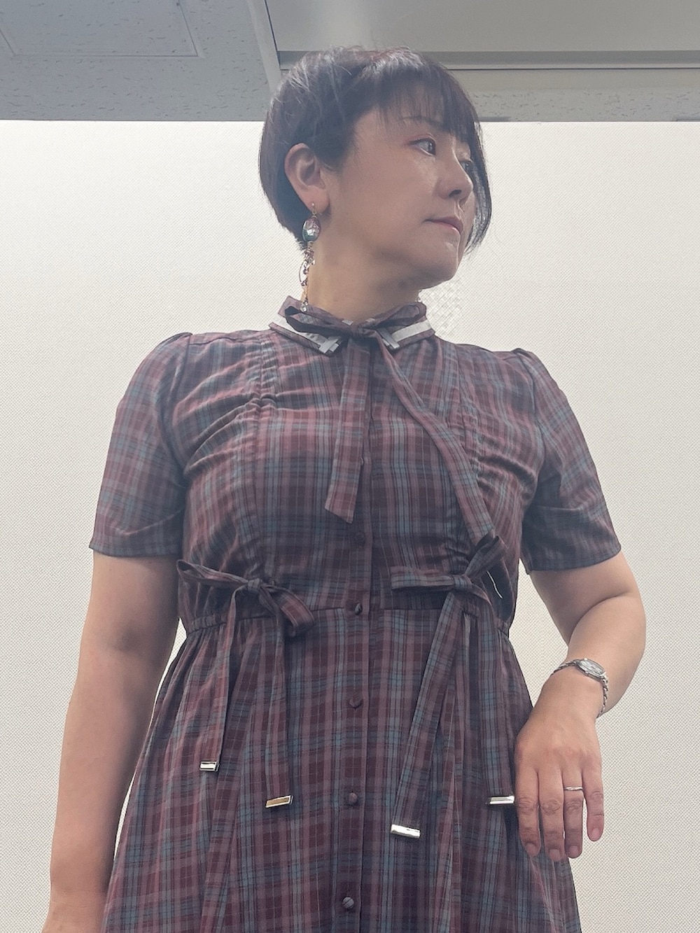 「チェック、チェック柄に恋してる、ワンピース、夏ルックで気分アップ、axes femme、夏コーデ、お出かけコーデ、レディースファッション、夏服コーデ、夏、フェミニンコーデ」｜「axes femmeのオープントゥレースブーツ（ブーツ、ブラック系）」を使った、ジョーさん（レディース・161cm）の夏コーディネートの3枚目の写真