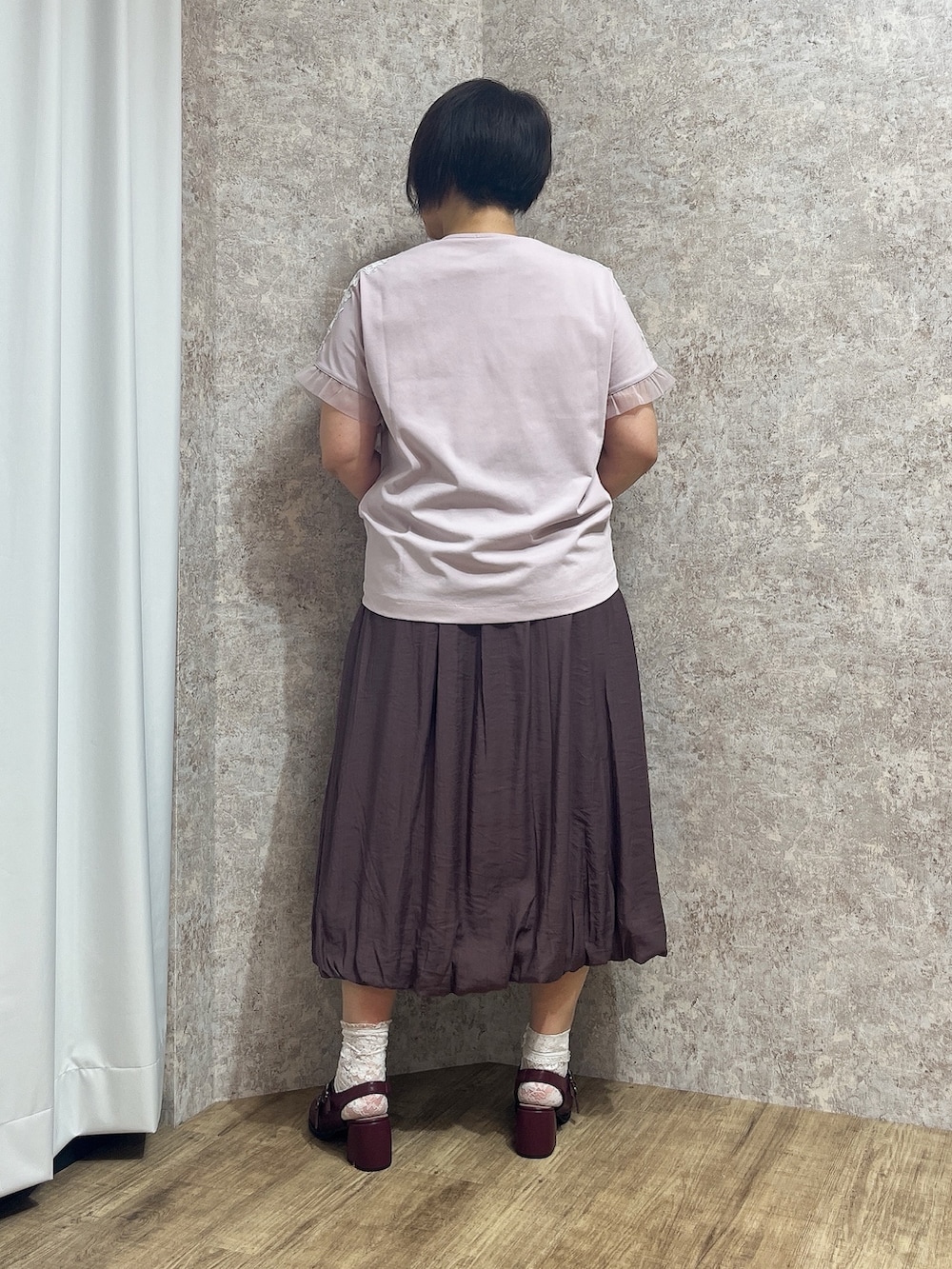 「接触冷感、接触冷感Tシャツ、接触冷感機能付き、axes femme、夏服、ラクチンコーデ、夏スタイル、着回しコーデ、おでかけコーデ、楽チンコーデ、大人カジュアルコーデ」｜「axes femmeのレースポケットバルーンスカート（スカート、ブラウン系）」を使った、ジョーさん（レディース・161cm）の夏コーディネートの6枚目の写真