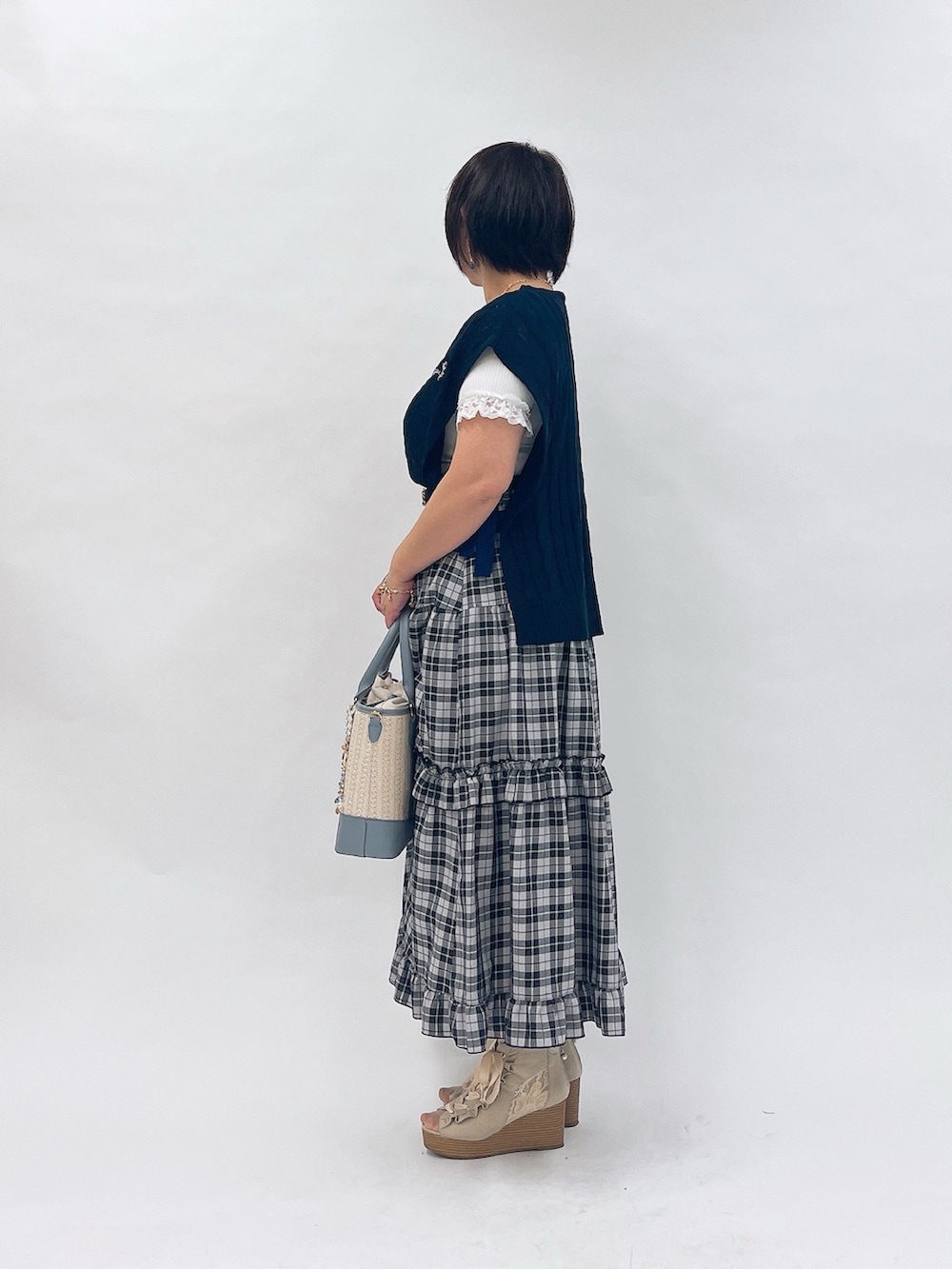 「レイヤードスタイル、最近のいい感じコーデ、大人カジュアル、お出かけコーデ、axes femme、楽チンコーデ、大人女子、オトナ女子、夏ファッション、オトナカワイイ、初夏コーデ、カジュアルスタイル」|「axes femmeのレースアップブーサン(サンダル、ベージュ系)」を使った、ジョーさん(レディース・161cm)の春コーディネートの6枚目の写真