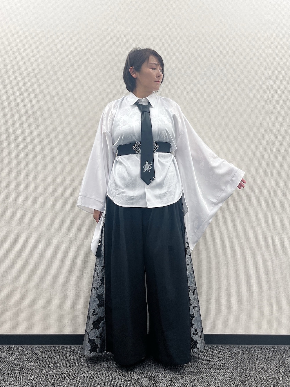 「ネクタイ、和洋折衷、和洋折衷コーデ、和柄、和柄シャツ、和柄パンツ、和柄コーデ、axes femme、REZEN」｜「axes femmeの吸水速乾チュールレースタンク（タンクトップ、ブラック系）」を使った、ジョーさん（レディース・161cm）の夏コーディネートの2枚目の写真