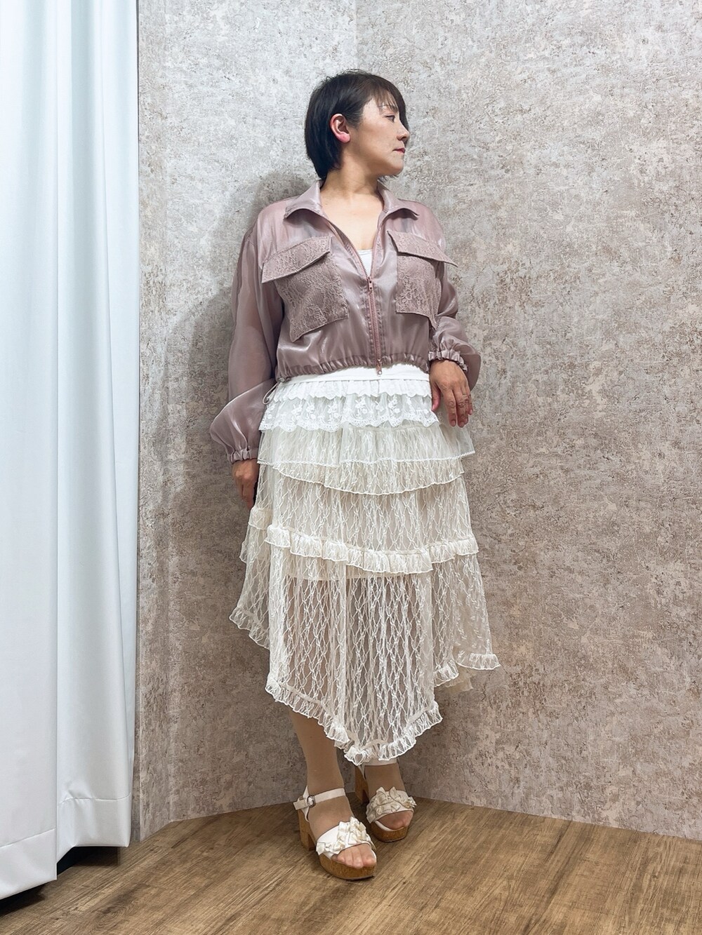 「最近のいい感じコーデ、淡色コーデ、お出かけコーデ、axes femme、オトナ女子、春カラー」｜「axes femmeのリボン×リボンサンダル（サンダル、ホワイト系）」を使った、ジョーさん（レディース・161cm）の春コーディネートの2枚目の写真
