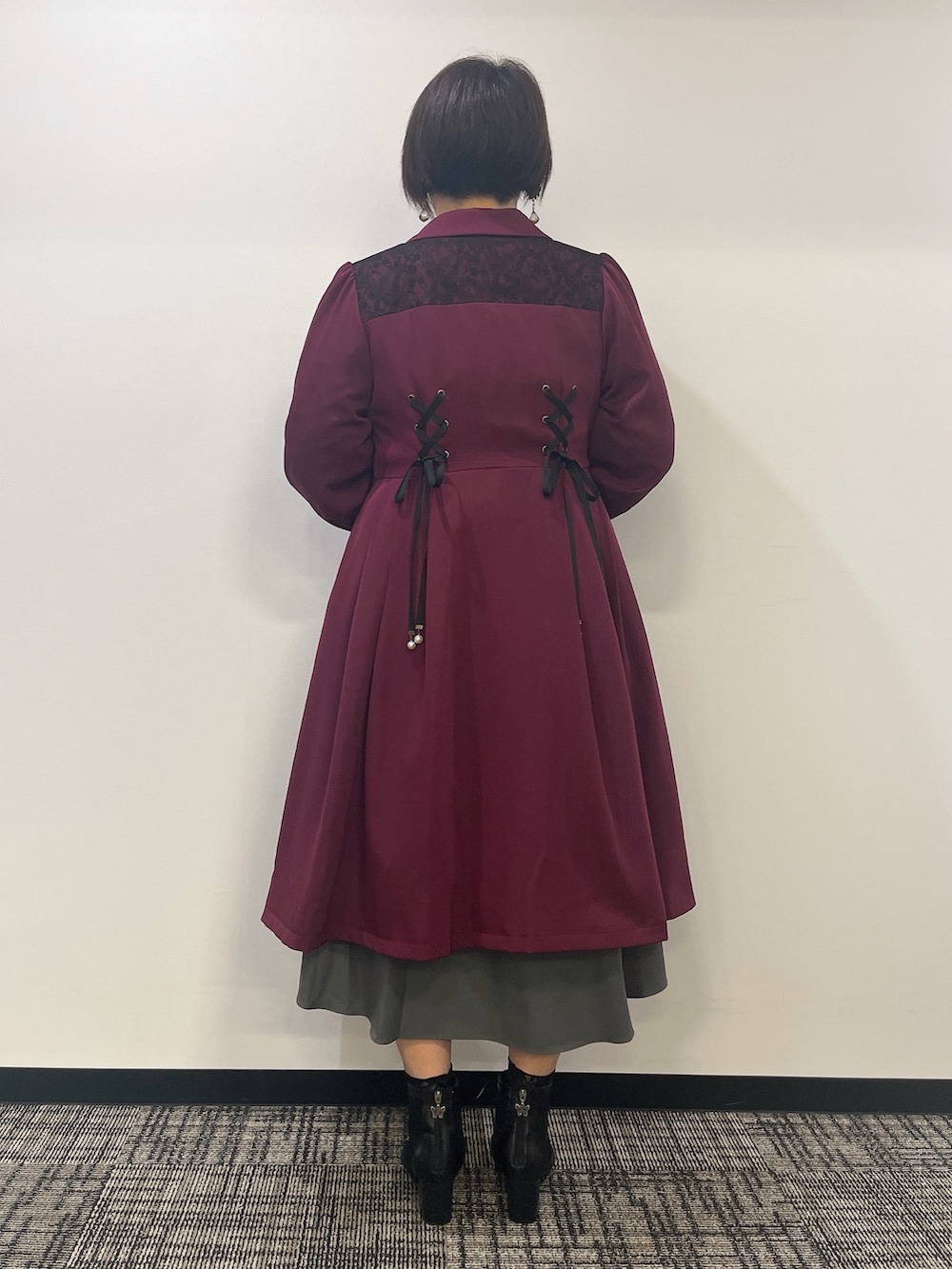 「秋服準備はじめました、axes femme、大人コーデ、秋のコーデ、ぽっちゃり、ぽっちゃりコーデ」｜「axes femmeのオフショルオーガンジープルオーバー（Tシャツ/カットソー、ブラック系）」を使った、ジョーさん（レディース・161cm）の秋コーディネートの5枚目の写真