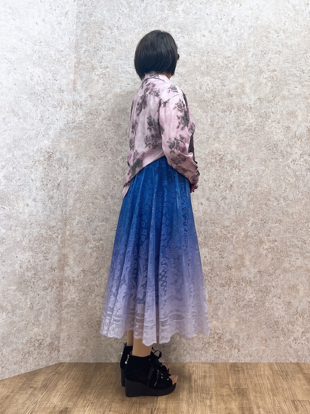 「春色、axes femme、AXES-X、春服コーデ、シンプルスタイル、ゆるシルエット、お花見コーデ、春服みてみて」｜「AXES-Xのタイ付ボカシローズシャツ（シャツ/ブラウス、ピンク系）」を使った、ジョーさん（レディース・161cm）の春コーディネートの3枚目の写真