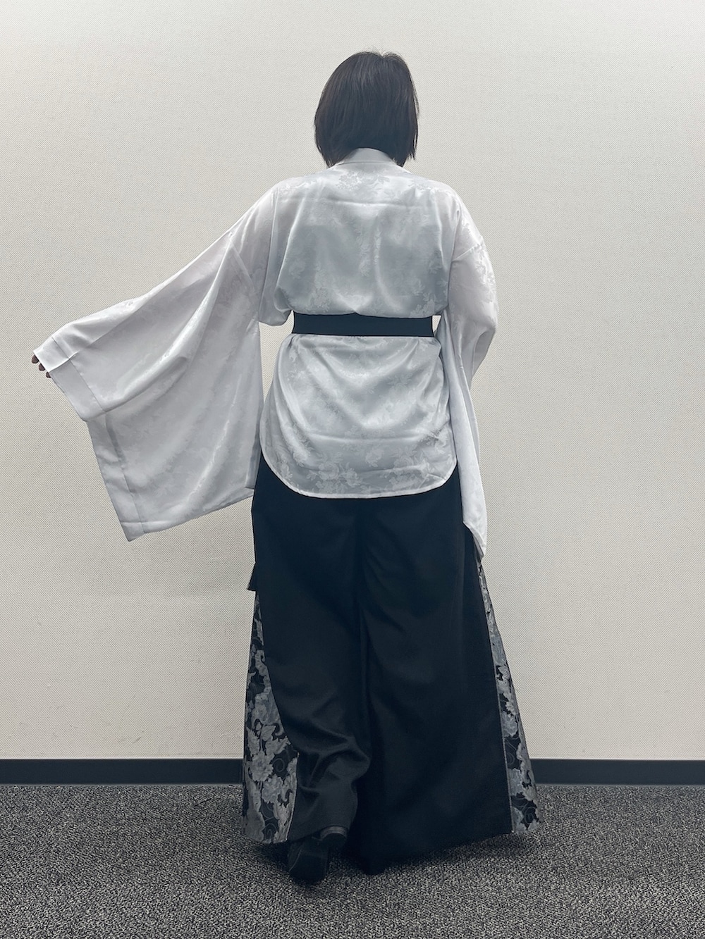 「ネクタイ、和洋折衷、和洋折衷コーデ、和柄、和柄シャツ、和柄パンツ、和柄コーデ、axes femme、REZEN」｜「axes femmeの吸水速乾チュールレースタンク（タンクトップ、ブラック系）」を使った、ジョーさん（レディース・161cm）の夏コーディネートの8枚目の写真