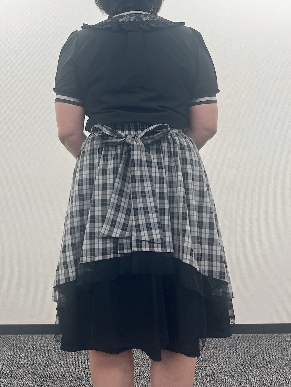 「クラシカル、クラシカルガーリー、ブラック、axes femme、お洒落さんとつながりたい、おでかけ服、ブラウス」｜「axes femmeのクラシカル　ブラウス（シャツ/ブラウス、ブラック系）」を使った、ジョーさん（レディース・161cm）の夏コーディネートの4枚目の写真