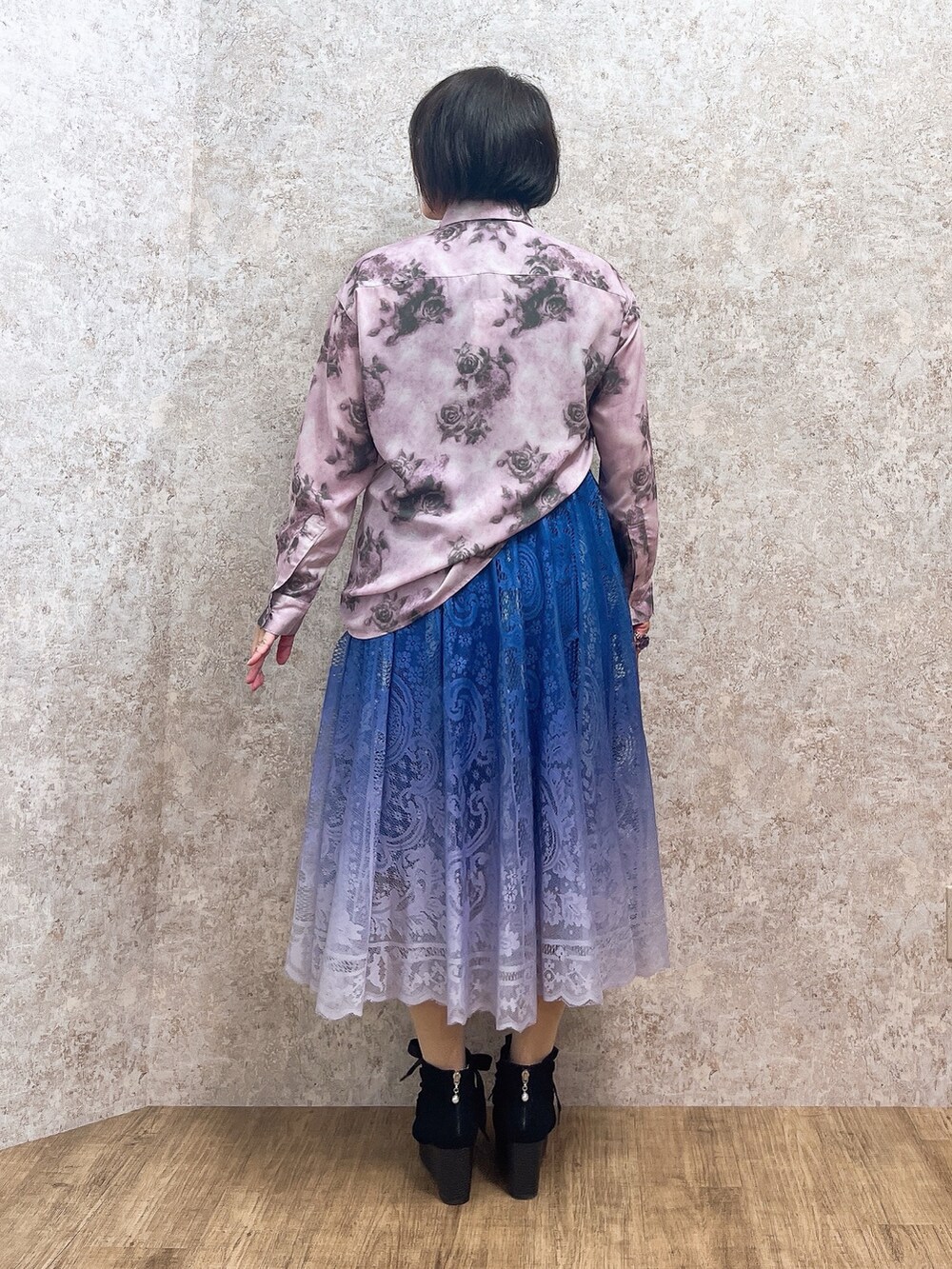 「春色、axes femme、AXES-X、春服コーデ、シンプルスタイル、ゆるシルエット、お花見コーデ、春服みてみて」｜「AXES-Xのタイ付ボカシローズシャツ（シャツ/ブラウス、ピンク系）」を使った、ジョーさん（レディース・161cm）の春コーディネートの4枚目の写真
