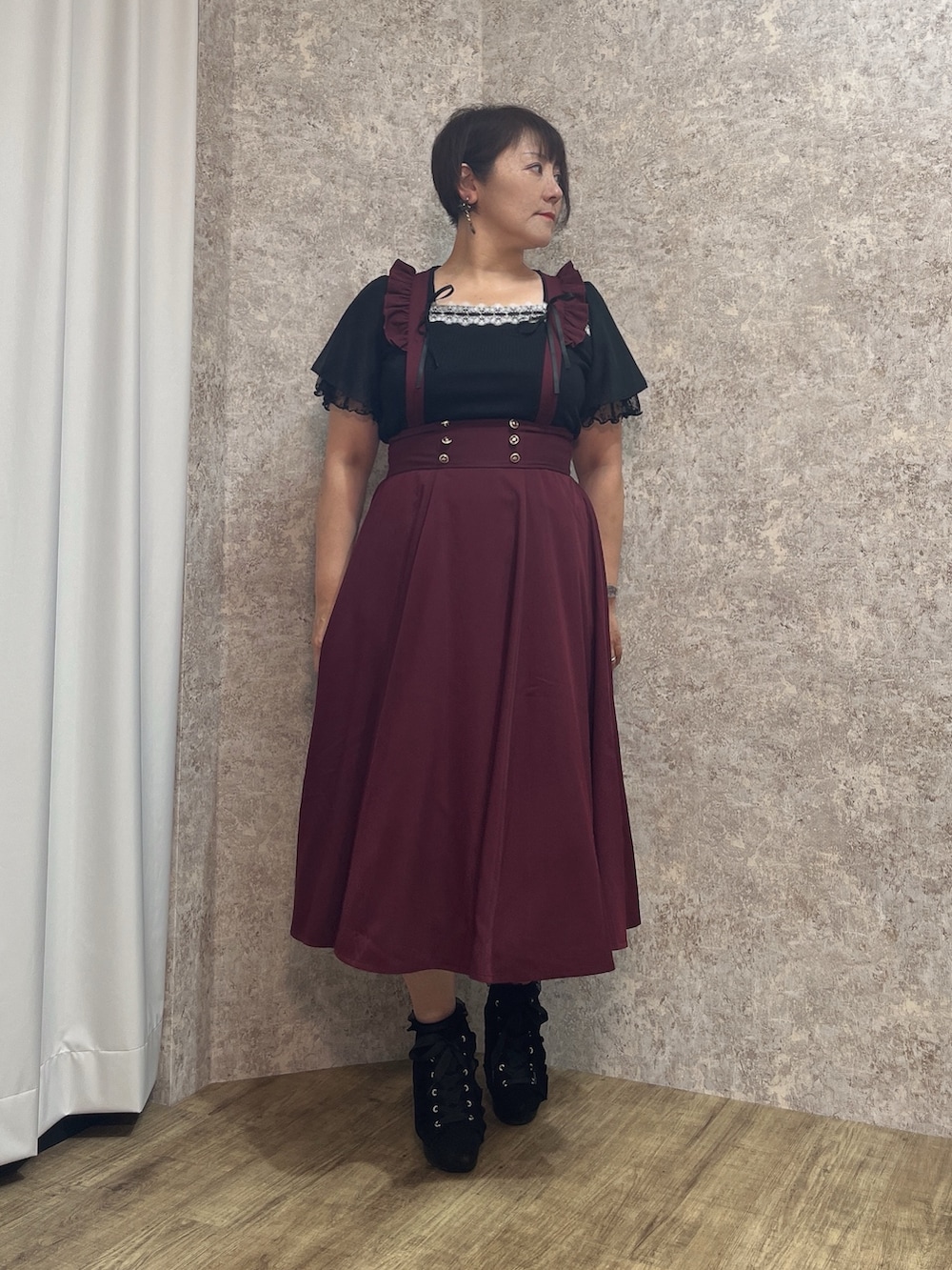 「甘辛mix、甘辛、甘辛コーデ、はしごリボン、スカートスタイル、スカート、axes femme、夏ファッション、キレイめコーデ、おしゃれさんと繋がりたい」｜「axes femmeのレースアップブーサン（サンダル、ブラック系）」を使った、ジョーさん（レディース・161cm）の夏コーディネートの2枚目の写真