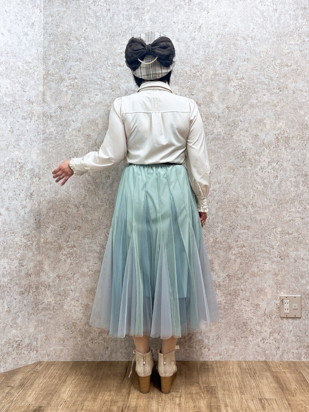 「春色、ネクタイ、春めき満開コーデ、大人カジュアル、axes femme、大人カジュアルコーデ、春服コーデ、お花見コーデ、春服みてみて」｜「axes femmeのレースアップブーサン（サンダル、ベージュ系）」を使った、ジョーさん（レディース・161cm）の春コーディネートの4枚目の写真