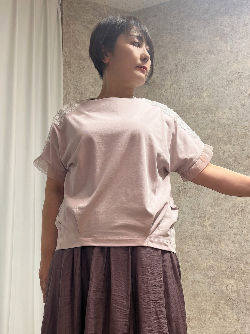「接触冷感、接触冷感Tシャツ、接触冷感機能付き、axes femme、夏服、ラクチンコーデ、夏スタイル、着回しコーデ、おでかけコーデ、楽チンコーデ、大人カジュアルコーデ」｜「axes femmeのレースポケットバルーンスカート（スカート、ブラウン系）」を使った、ジョーさん（レディース・161cm）の夏コーディネートの3枚目の写真