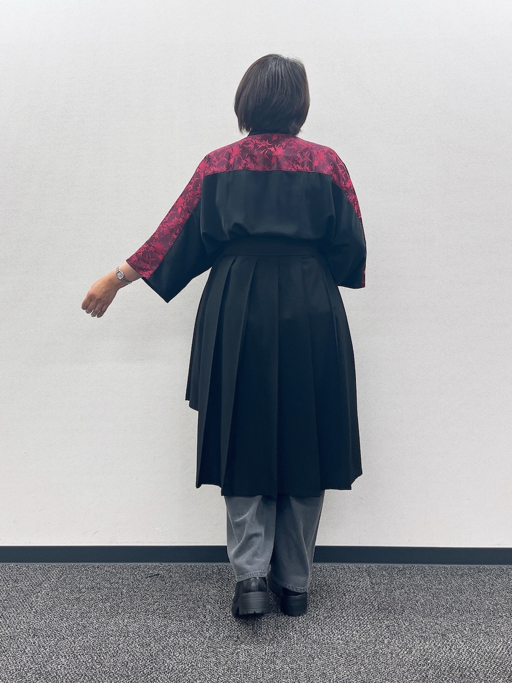 「彼岸花、和洋折衷、和洋折衷コーデ、和柄、和柄シャツ、axes femme、REZEN」｜「REZENの彼岸花刺繍半袖シャツ（シャツ/ブラウス、レッド系）」を使った、ジョーさん（レディース・161cm）の夏コーディネートの6枚目の写真