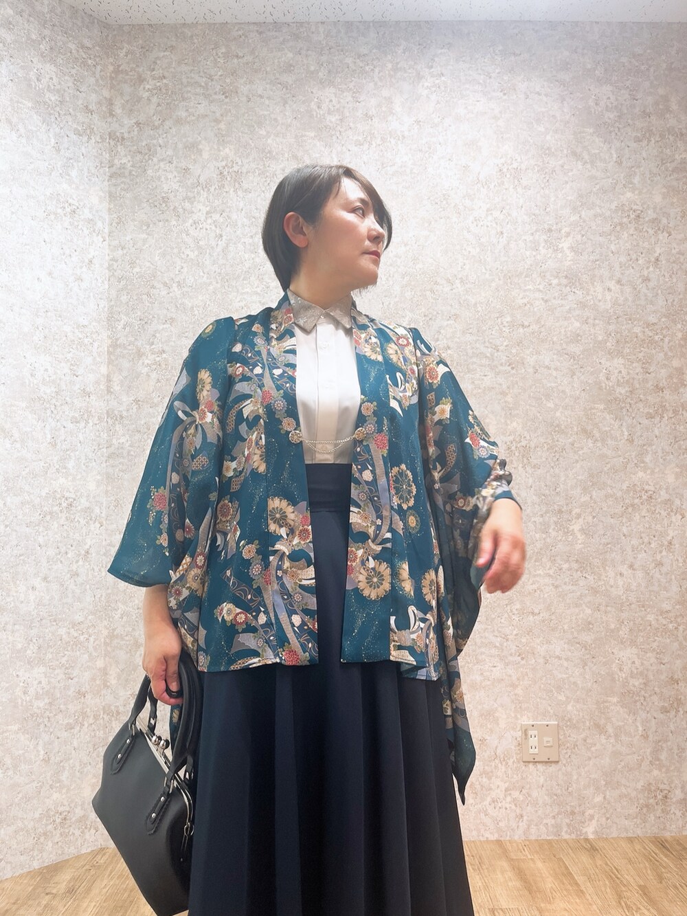「春色、春めき満開コーデ、お出かけコーデ、おでかけコーデ、はるコーデ、シャツコーデ、シャツスタイル、いいね、save、フォローお願いします🤑、お出かけスタイル、axes femme、AXES-X、和洋折衷」｜「AXES-Xのタイ付ジャガード切替シャツ（シャツ/ブラウス、ブルー系）」を使った、ジョーさん（レディース・161cm）の春コーディネートの3枚目の写真