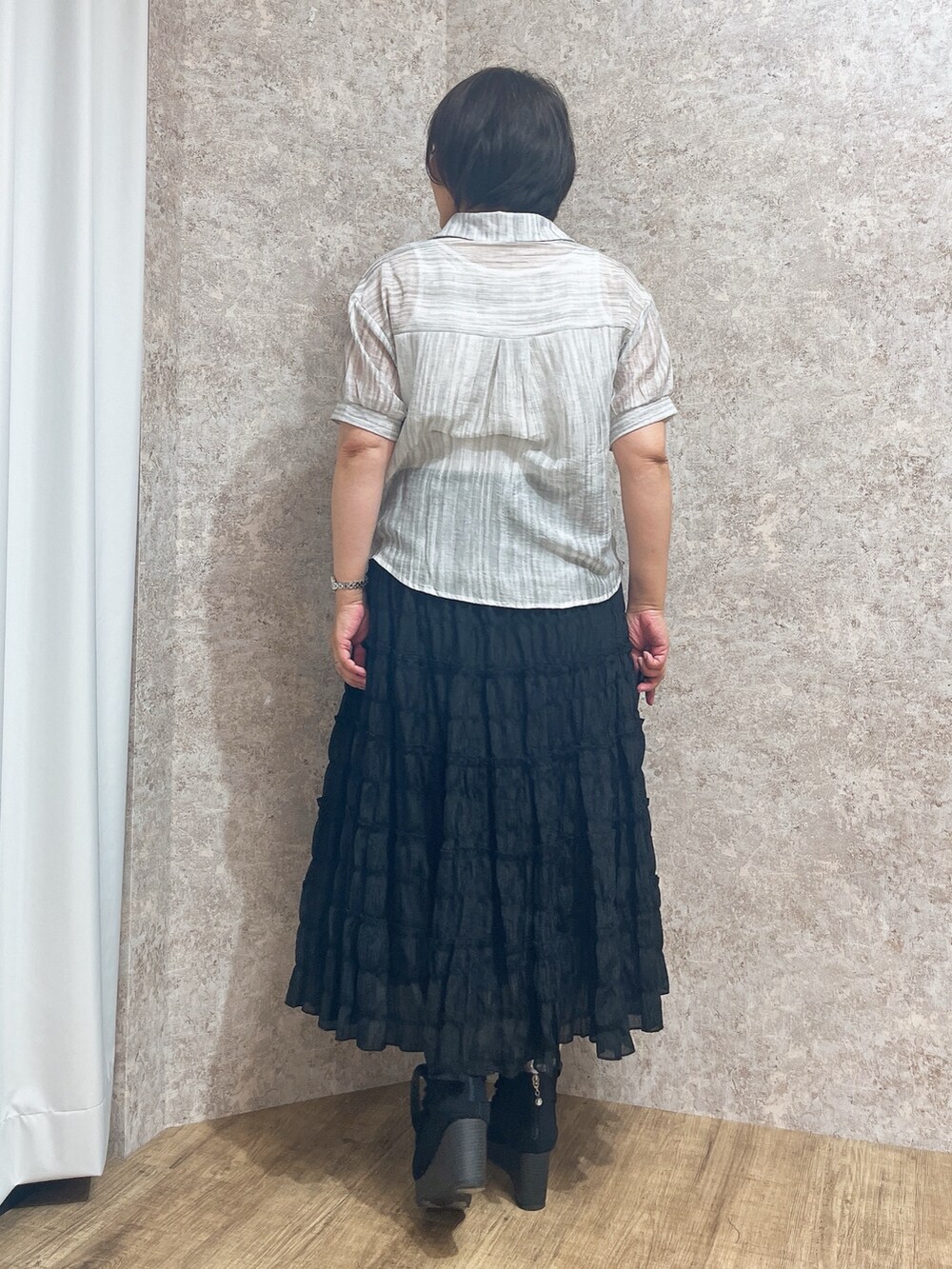 「axes femme、オトナカジュアル、オトナ女子、おでかけコーデ、きれいめカジュアル、おしゃれさんと繋がりたい、モノトーンコーデ、いいね、save、フォローお願いします🤑」｜「axes femmeのレースアップブーサン（サンダル、ブラック系）」を使った、ジョーさん（レディース・161cm）の夏コーディネートの5枚目の写真
