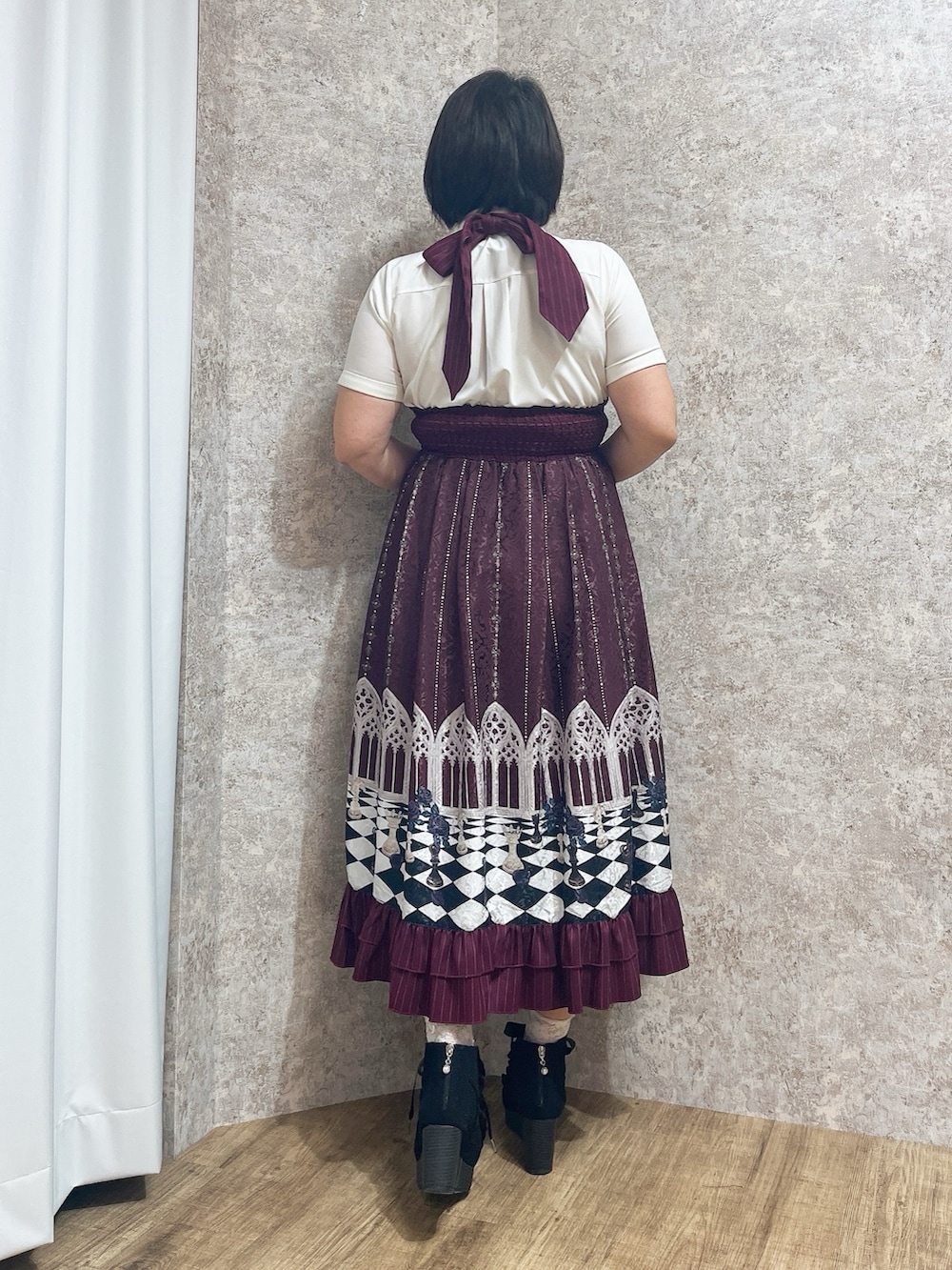 「axes femme POETIQUEのチェスボードホルターワンピース（ワンピース、レッド系）」を使った、ジョーさん（レディース・161cm）の夏コーディネートの4枚目の写真