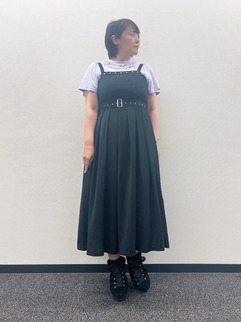 「axes femme、夏服コーデ、ワンピーススタイル、夏コーデ、夏服、40代ファッション」｜「axes femmeのレースアップブーサン（サンダル、ブラック系）」を使った、ジョーさん（レディース・161cm）の夏コーディネートの2枚目の写真