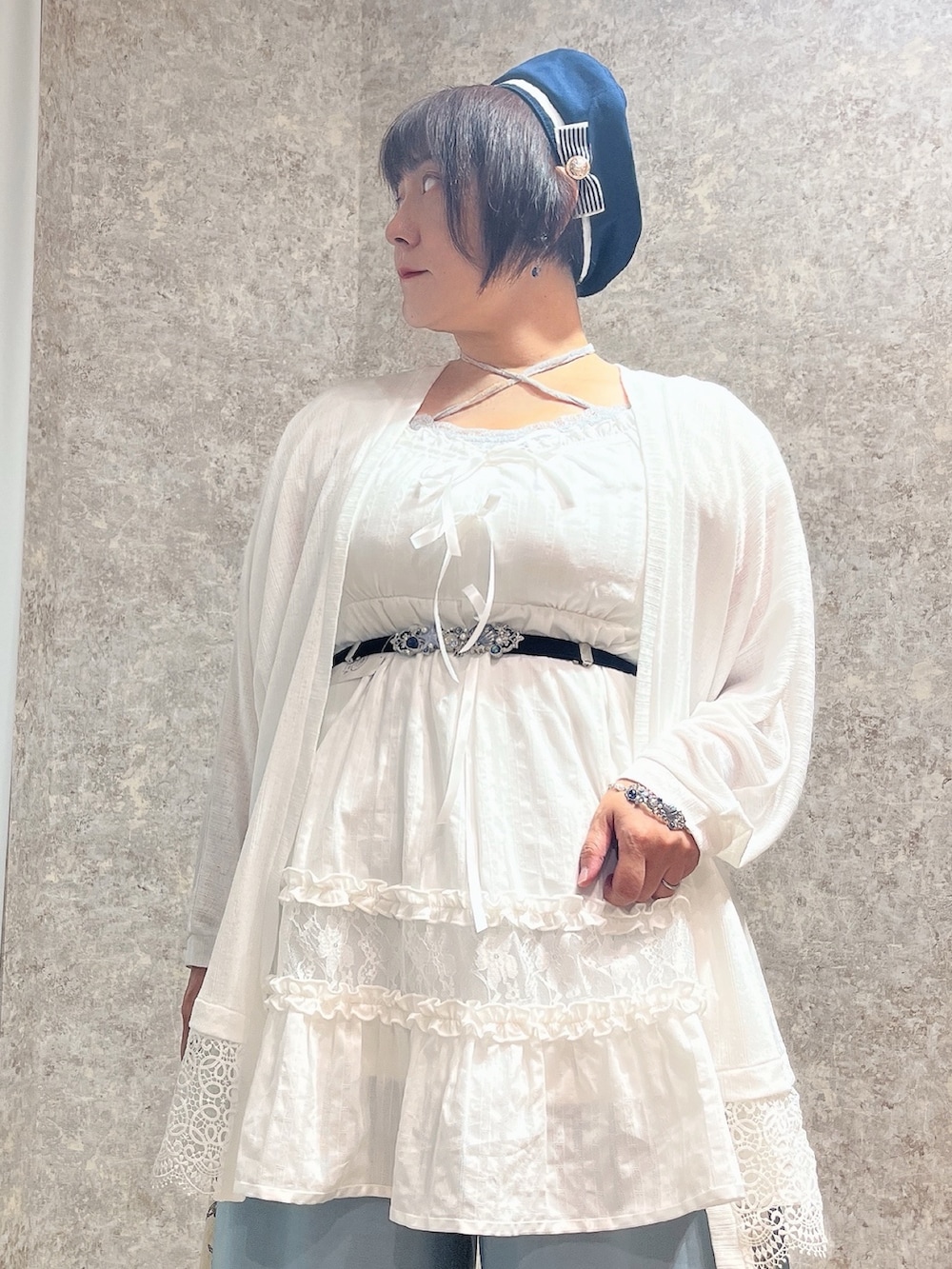 「マリン、マリンアクセサリー、海、海コーデ、カジュアルコーデ、カジュアル、axes femme、オトナ女子、ラフコーデ、夏コーデ、夏服コーデ、ゆるシルエット、夏服、大人カジュアルコーデ」|「axes femmeのオープントゥレースブーツ(ブーツ、ベージュ系)」を使った、ジョーさん(レディース・161cm)の夏コーディネートの2枚目の写真