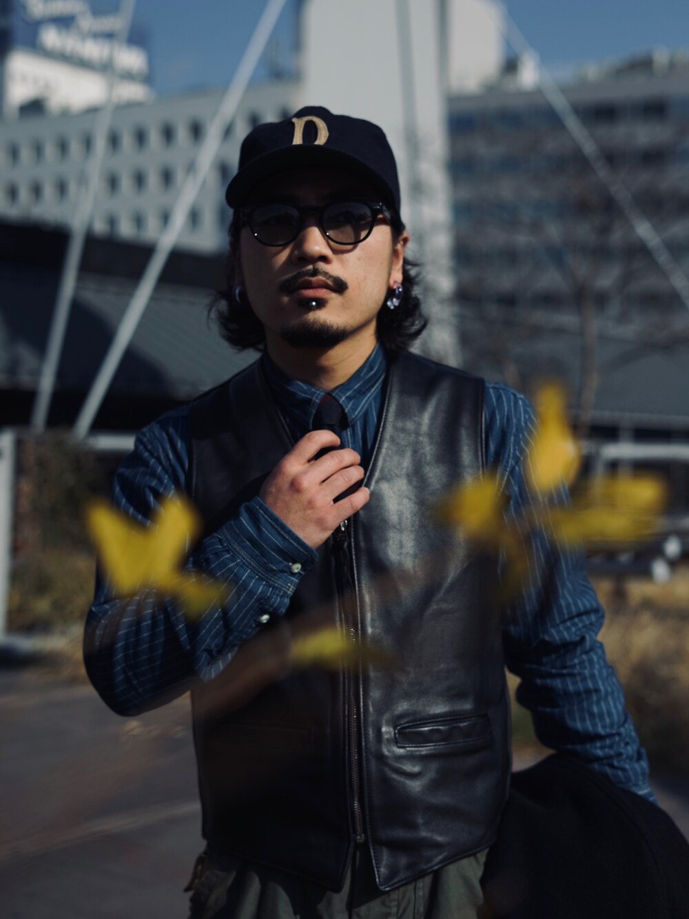 「休日スタイル、お洒落さんとつながりたい、カジュアルコーデ、私の推しブランド、冬、メンズコーデ、冬のコーデ、革靴、服好きな人と繋がりたい、オトナカジュアル、シンプル、冬アウター、ootd、低身長コーデ、メガネ男子」｜「schottの【Schott】Ｐコート（ピーコート、ブルー系）」を使った、Rikuさん（メンズ・165cm）の冬コーディネートの4枚目の写真