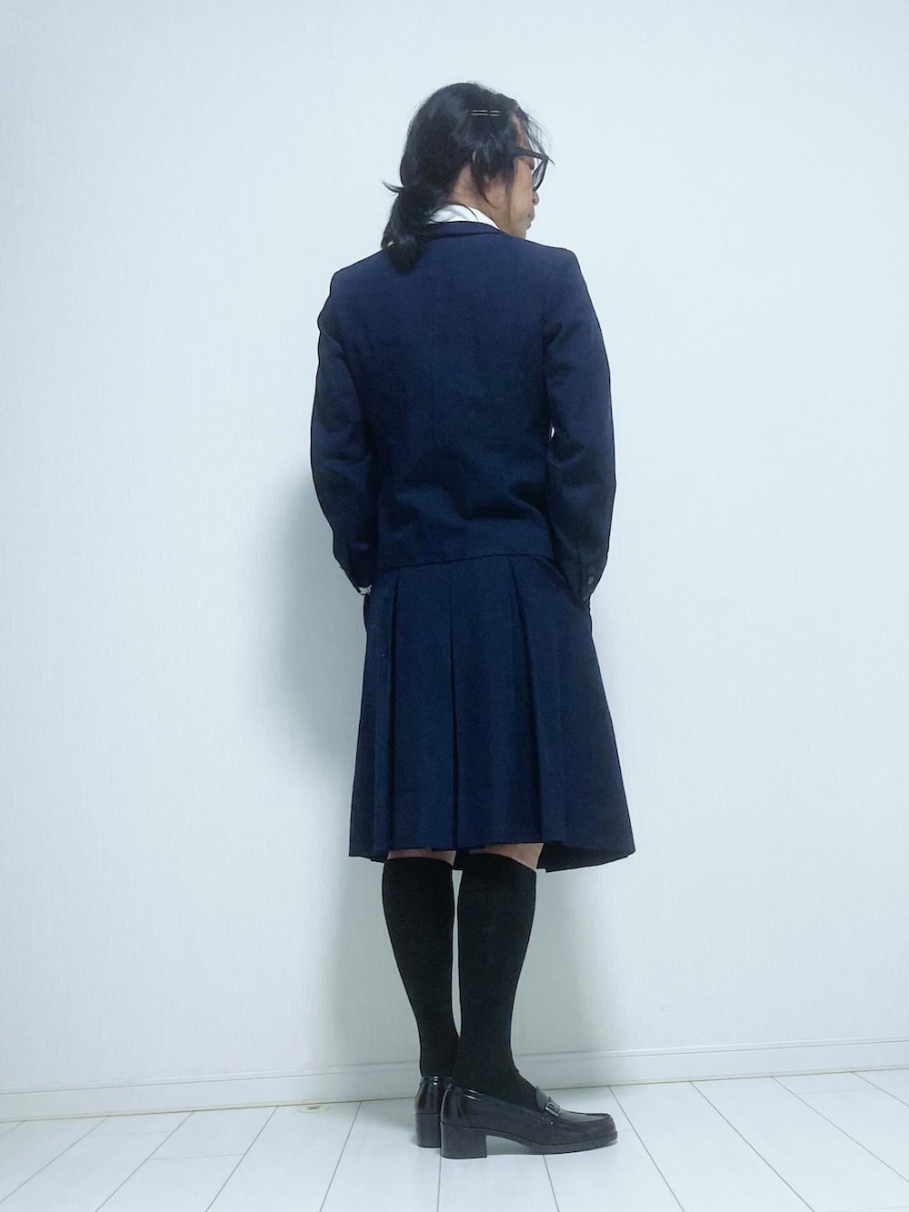 「ローファー、両ポケット、スクールスカート、スクールブレザー、ダブルブレザー、スクールブラウス、ハイソックス、制服、スクールガール」｜「HARUTAのアイテム（ローファー、ブラック系）」を使った、miyabiさん（レディース・168cm）の春コーディネートの2枚目の写真