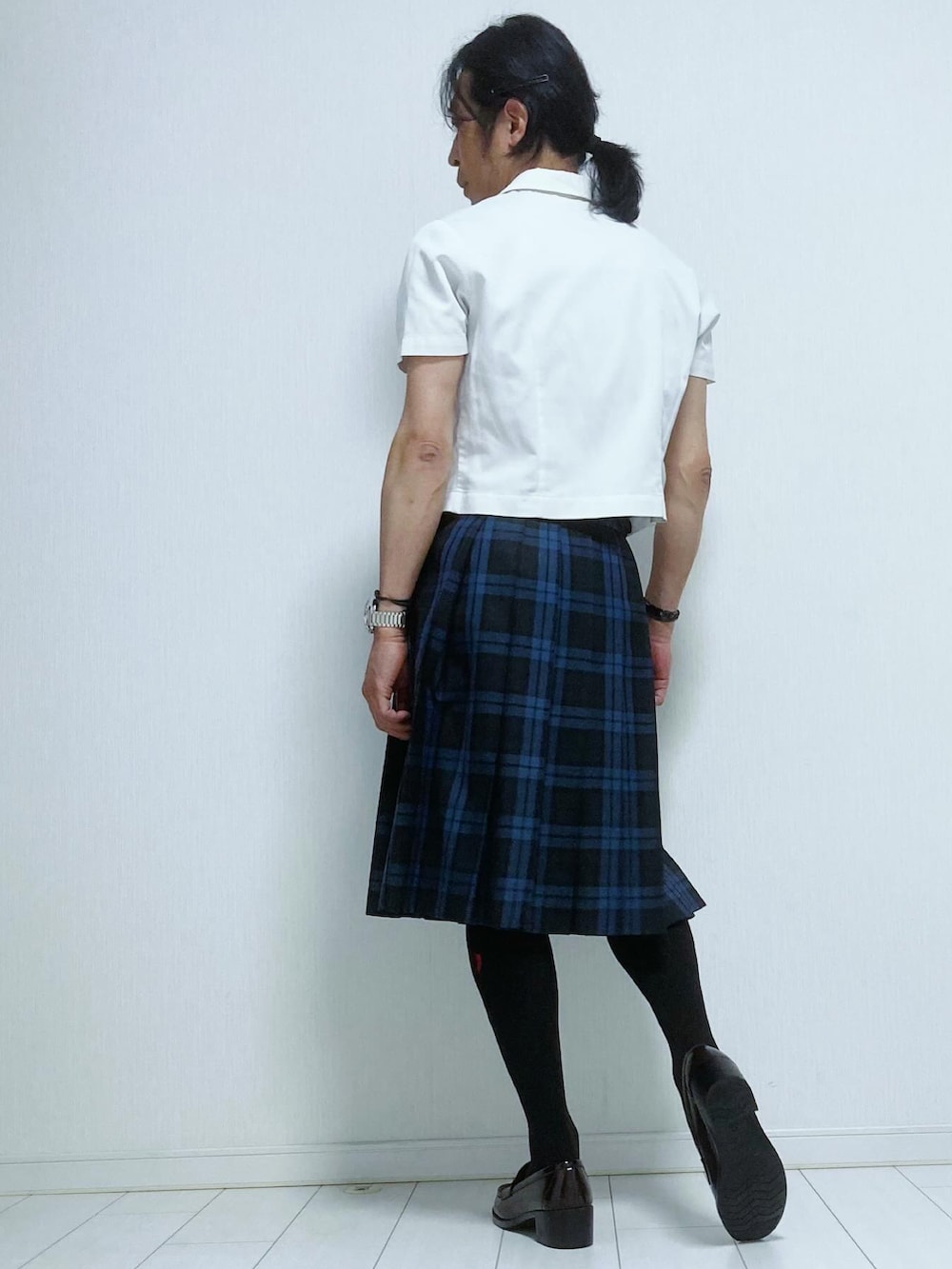 「ローファー、ハイソックス、チェックスカート、青チェック、スクールブラウス、オーバーブラウス、制服、スクールガール」｜「HARUTAのアイテム（ローファー、ブラウン系）」を使った、miyabiさん（レディース・168cm）の春コーディネートの2枚目の写真