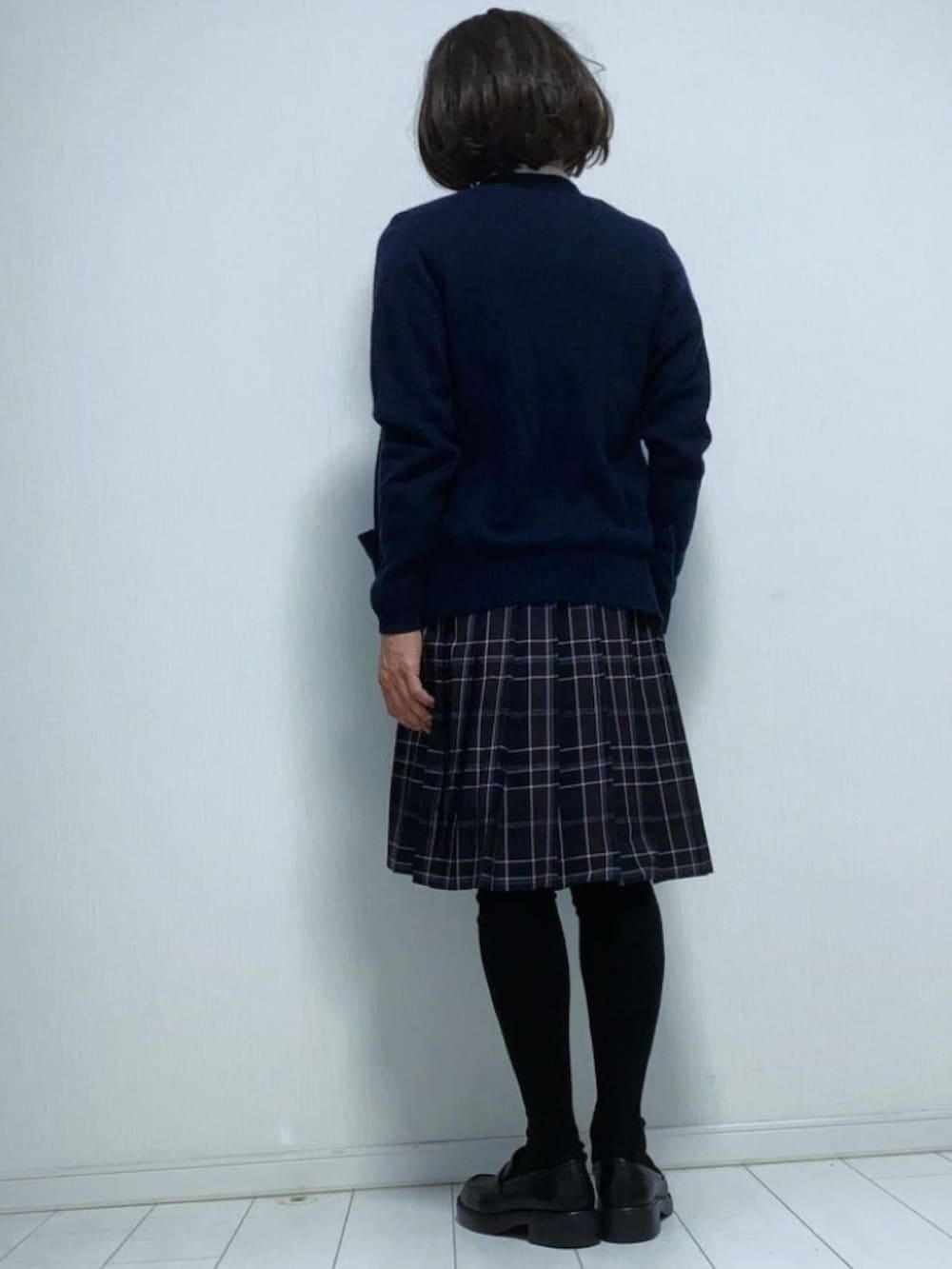 「スクールガール、制服、ジャンパースカート、フレンチトースト、サイハイソックス、ローファー、カーディガン、ブラウス、ネクタイ、季節の変わり目」｜「GUのアイテム（ネクタイ、ブラウン系）」を使った、miyabiさん（レディース・168cm）の秋コーディネートの2枚目の写真