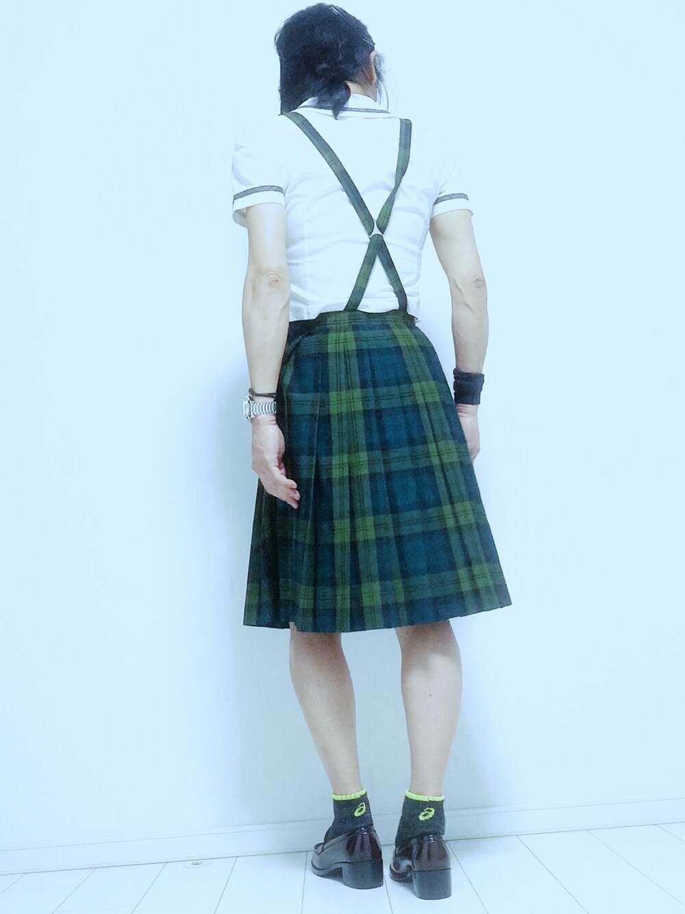 「ローファー、チェックスカート、つりスカート、スクールブラウス、リボン、制服、スクールガール」｜「HARUTAのアイテム（ローファー、ブラウン系）」を使った、miyabiさん（レディース・168cm）の春コーディネートの2枚目の写真