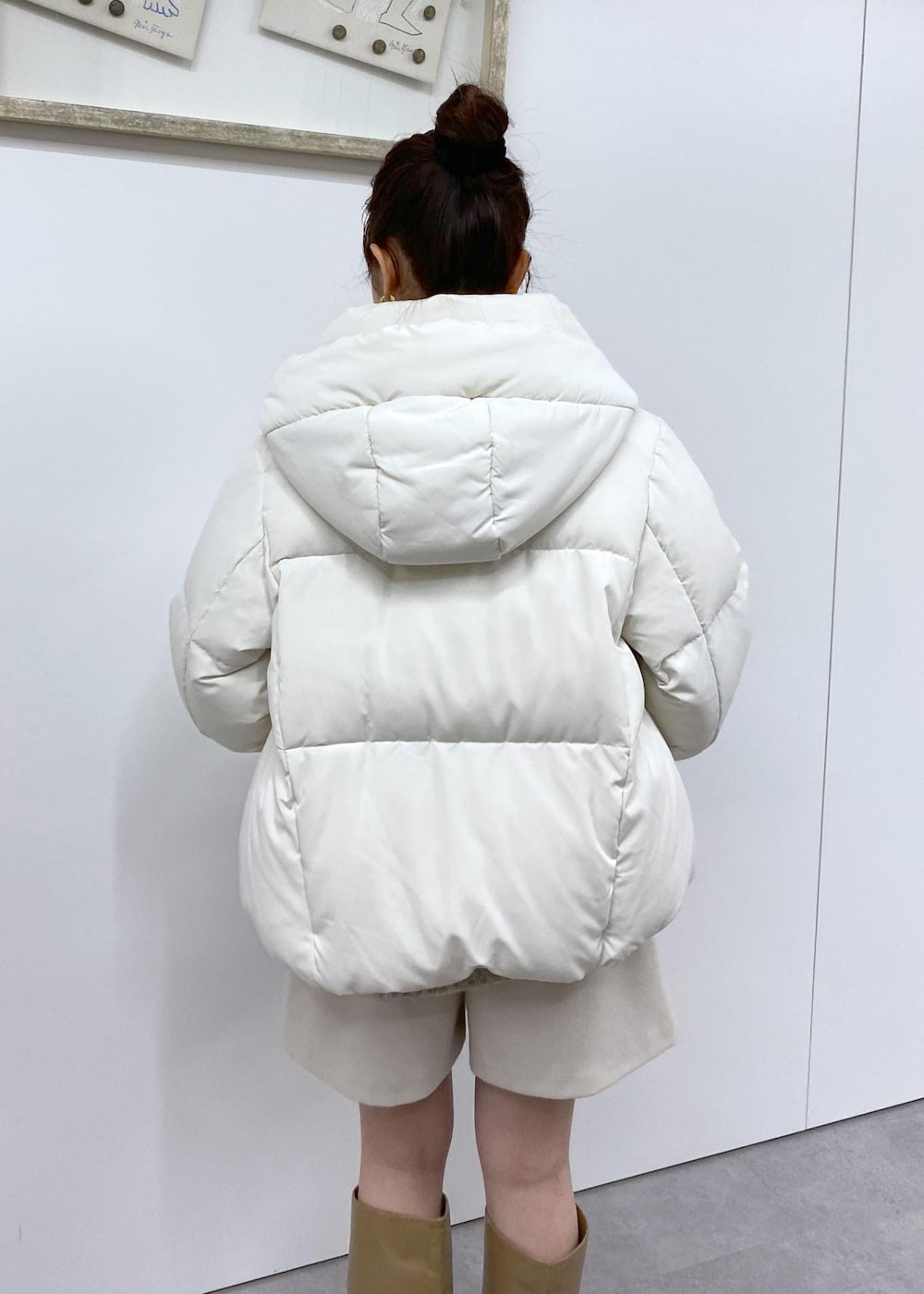 「身長158cm、骨格ウェーブ、ニット、Vネック、冬コーデ、デートコーデ、お出かけコーデ、旅行コーデ、クリスマスコーデ、パンツスタイル、ヘルシーコーデ、VIS、ウェーブ、ブルべ夏、乾燥」｜「Juzeのワイドロングブーツ（ブーツ、ベージュ系）」を使った、minary1005さん（レディース・158cm）の冬コーディネートの9枚目の写真