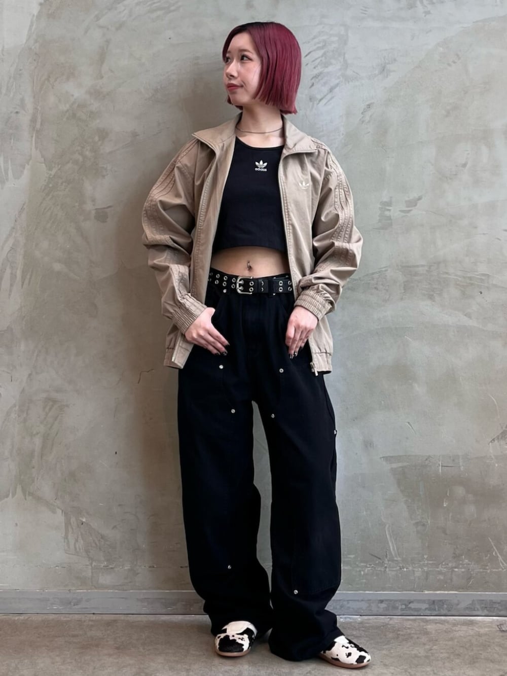 「adidas、adidas originals、アディダス、アディダスオリジナルス、ロンT、ナイロンジャケット、テコンドー、牛柄」｜「adidasのエッセンシャルズ リブ クロップ 長袖Tシャツ / ロンT / アディダスオリジナルス adidas Originals（Tシャツ/カットソー、ブラック系）」を使った、RHさん（レディース・158cm）の春コーディネートの3枚目の写真