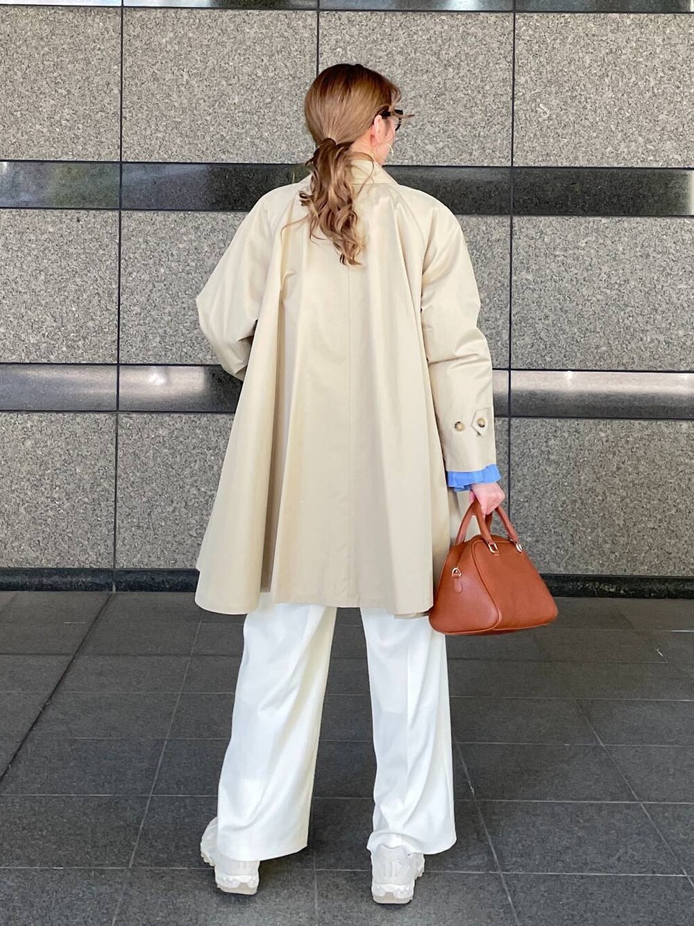 「ワントーン、高見え、ニット、ワイドパンツ、ラフ、骨格ウェーブ、高身長、フェミニン、きれいめ、カジュアル、ウォッシャブル、メガネ、BARNYARDSTORM、メガネ女子、トレンチコート」|「BARNYARDSTORMのBARNYARDSTORM / UVカットラウンドグラス(メガネ、ブラック系)」を使った、みかさん(レディース・174cm)の冬コーディネートの7枚目の写真