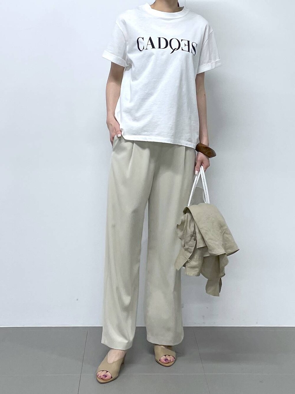 「ワイドパンツ、ワントーン、高見え、ラフ、高身長、きれいめ、カジュアル、ウォッシャブル、メガネ、BARNYARDSTORM、メガネ女子、Tシャツ」|「BARNYARDSTORMのBARNYARDSTORM / UVカットラウンドグラス(メガネ、ブラック系)」を使った、みかさん(レディース・174cm)の春コーディネートの4枚目の写真
