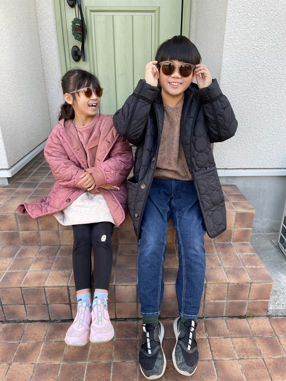 「MAKE YOUR DAYのドットキルトコート■80～140cm（ダウンジャケット/コート、ピンク系）」を使った、daiminaさん（キッズ・148cm）の冬コーディネートの2枚目の写真