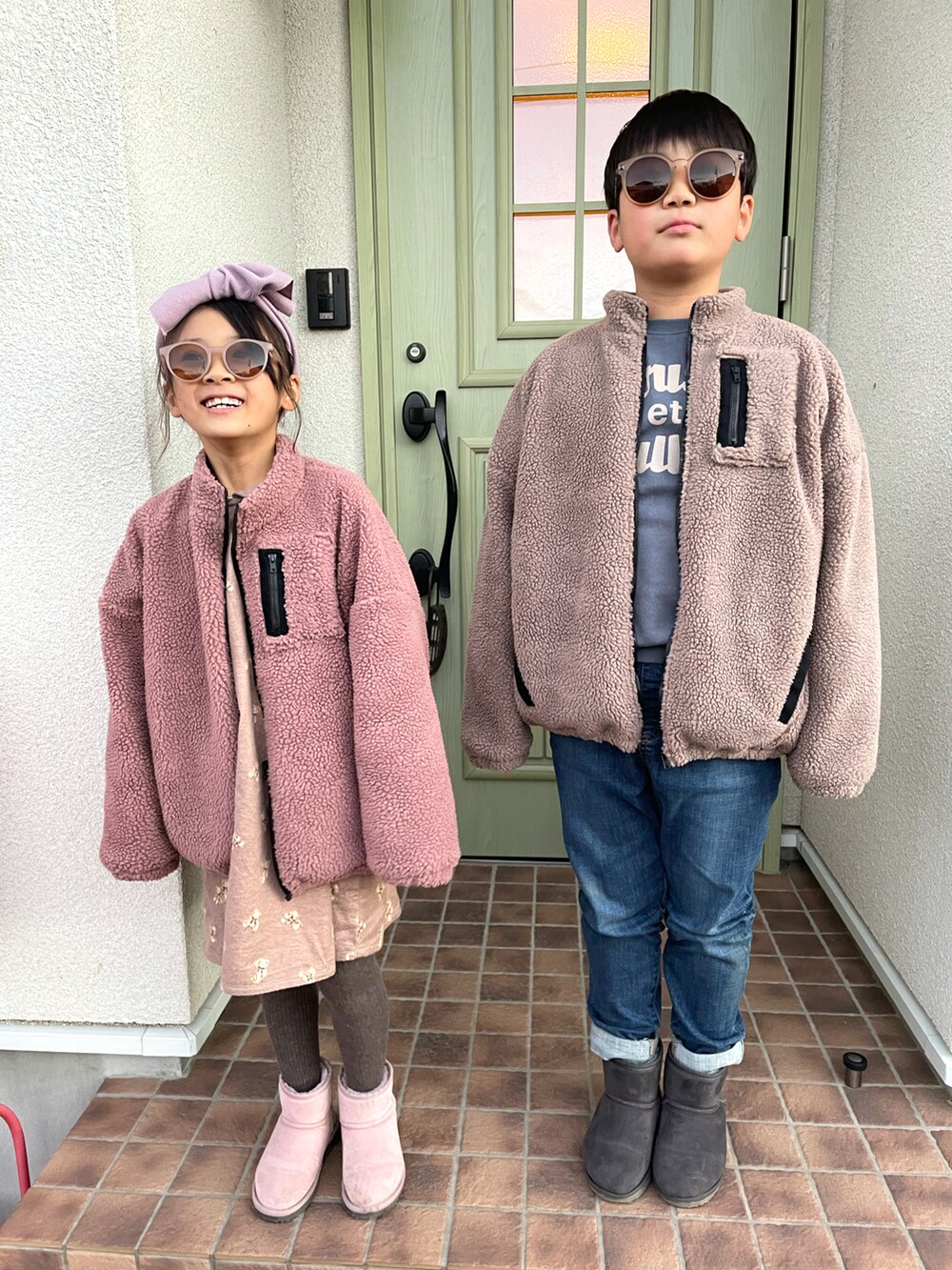 「devirockの楽デニム タックパンツ（デニムパンツ、ブルー系）」を使った、daiminaさん（キッズ・140cm）の秋コーディネートの3枚目の写真