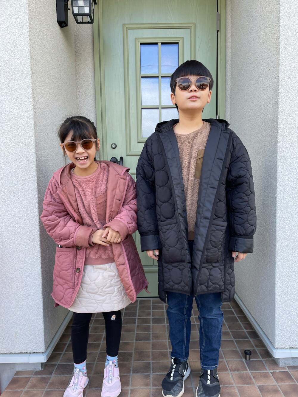 「MAKE YOUR DAYのドットキルトコート■80～140cm（ダウンジャケット/コート、ピンク系）」を使った、daiminaさん（キッズ・148cm）の冬コーディネートの3枚目の写真