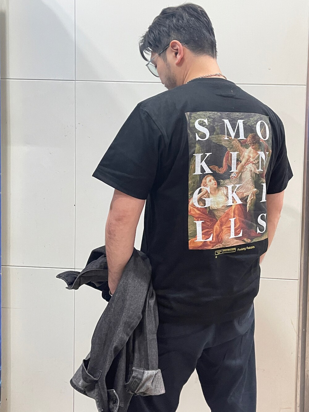 「UNIQLOのイージードローストリングパンツ（その他パンツ、ブルー系）」を使った、Jasonさん（メンズ・167cm）の秋コーディネートの2枚目の写真