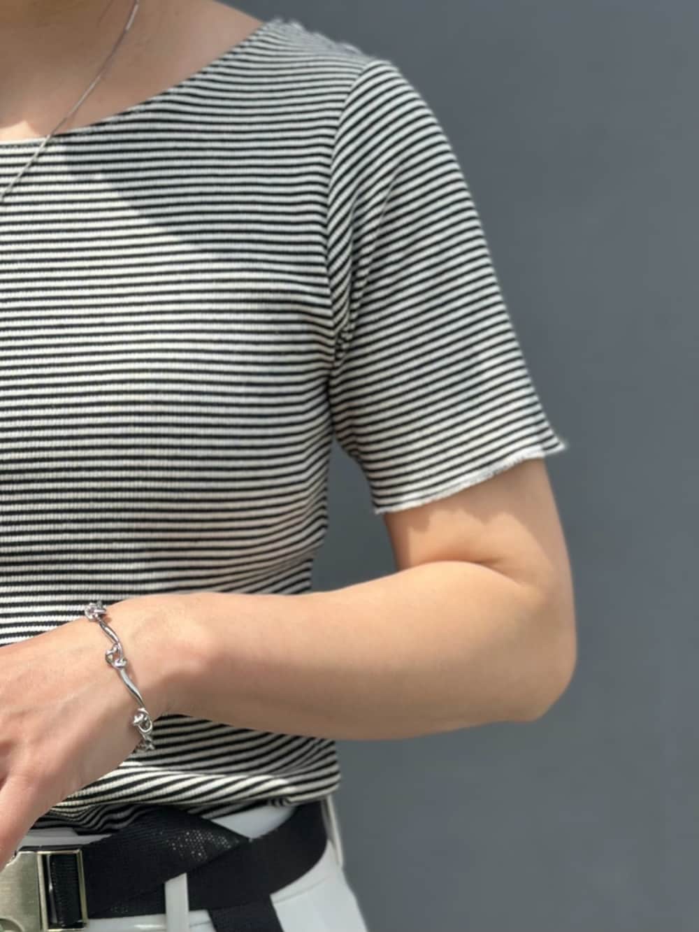 「BONLECILL、ボンルシール、カップ付きインナー、カップ付きトップス、カップ付き、春めき満開コーデ、ボーダー、ボーダートップス、デニムジャケット、春服、春色、オトナカジュアル、デニムコーデ、ホワイトパンツ、ママコーデ」｜「BONLECILLのルーズデニムジャケット/Gジャン（デニムジャケット、ブルー系）」を使った、mikaさん（レディース・157cm）の春コーディネートの5枚目の写真