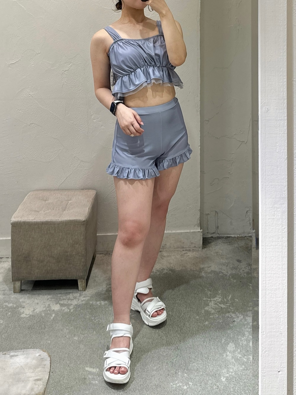 「swimwear、水着、水着コーデ、水着スタイル、うみ、海、海外系ファッション、プール、夏、夏休み、オリーブ デ オリーブ(OLIVE des OLIVE)、サックスブルー、オトナカワイイ、大人かわいい、低身長」｜「OLIVE des OLIVEのチュールウォーマー付きペプラムswim wear　1041180200（水着、ブルー系）」を使った、ゆうかさん（レディース・155cm）の夏コーディネートの2枚目の写真