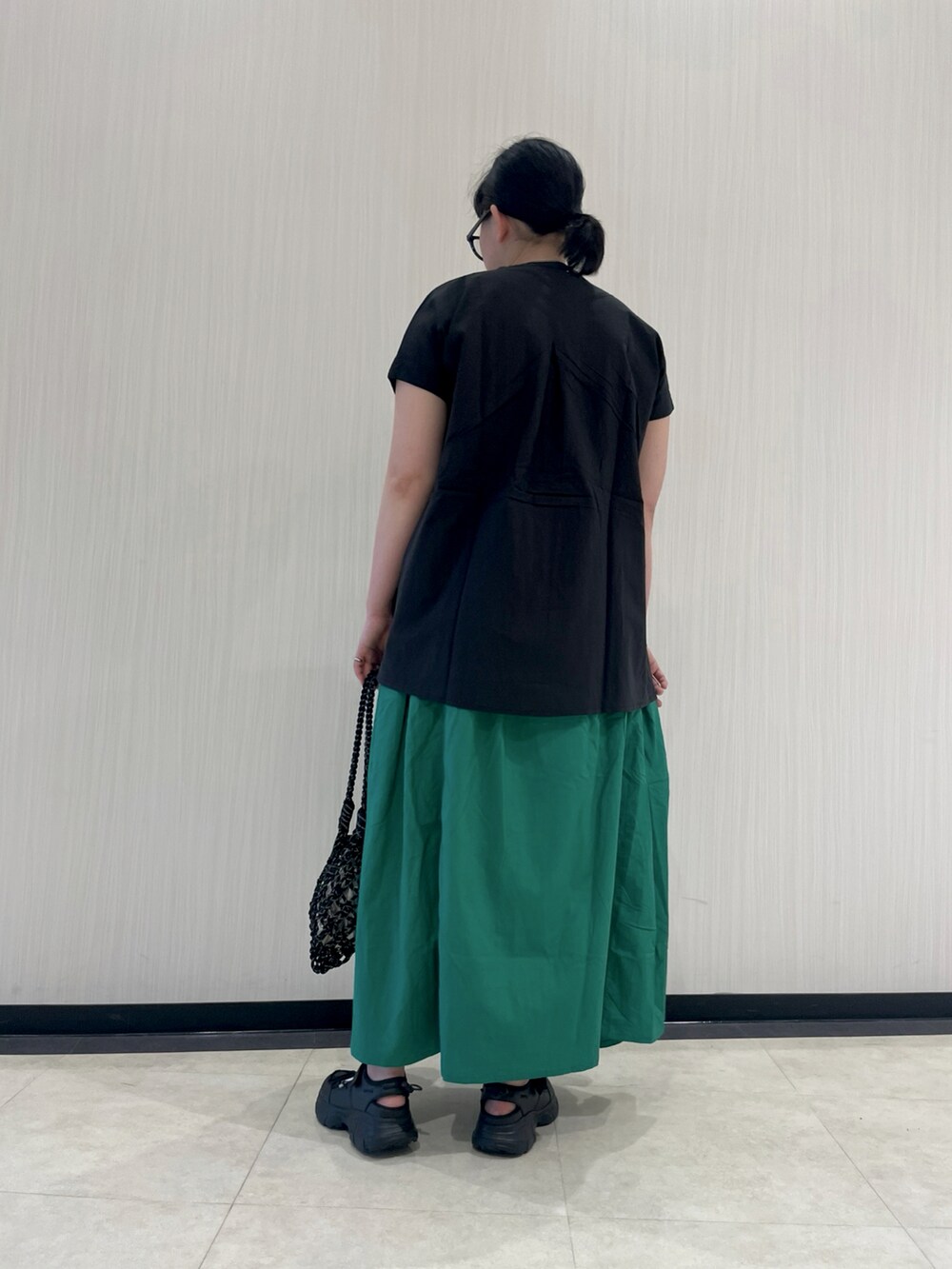 「Samansa Mos2 blue、お出かけコーデ、夏服、休日スタイル」｜「GUのアイテム（メガネ、ブラック系）」を使った、たきさん（レディース・161cm）の春コーディネートの4枚目の写真