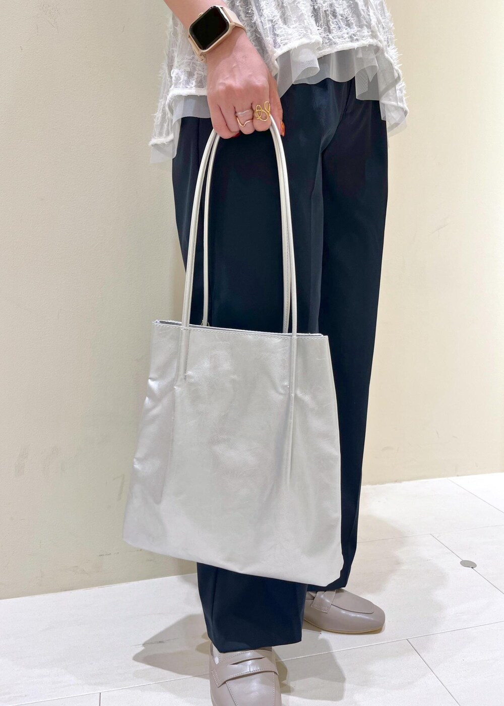 「ロペピクニック、ROPÉPICNIC、着回し、フリンジ、洗える、ハーフスリーブ、半袖、ブルー、チノパン、25SS、25SS春の新作、25SS夏の新作、骨格ウェーブ、ブルベ冬、ブルベ」｜「ROPE' PICNICの【3サイズ展開】チノライクタックパンツ（チノパンツ、ブルー系）」を使った、NACHIさん（レディース・155cm）の春コーディネートの9枚目の写真