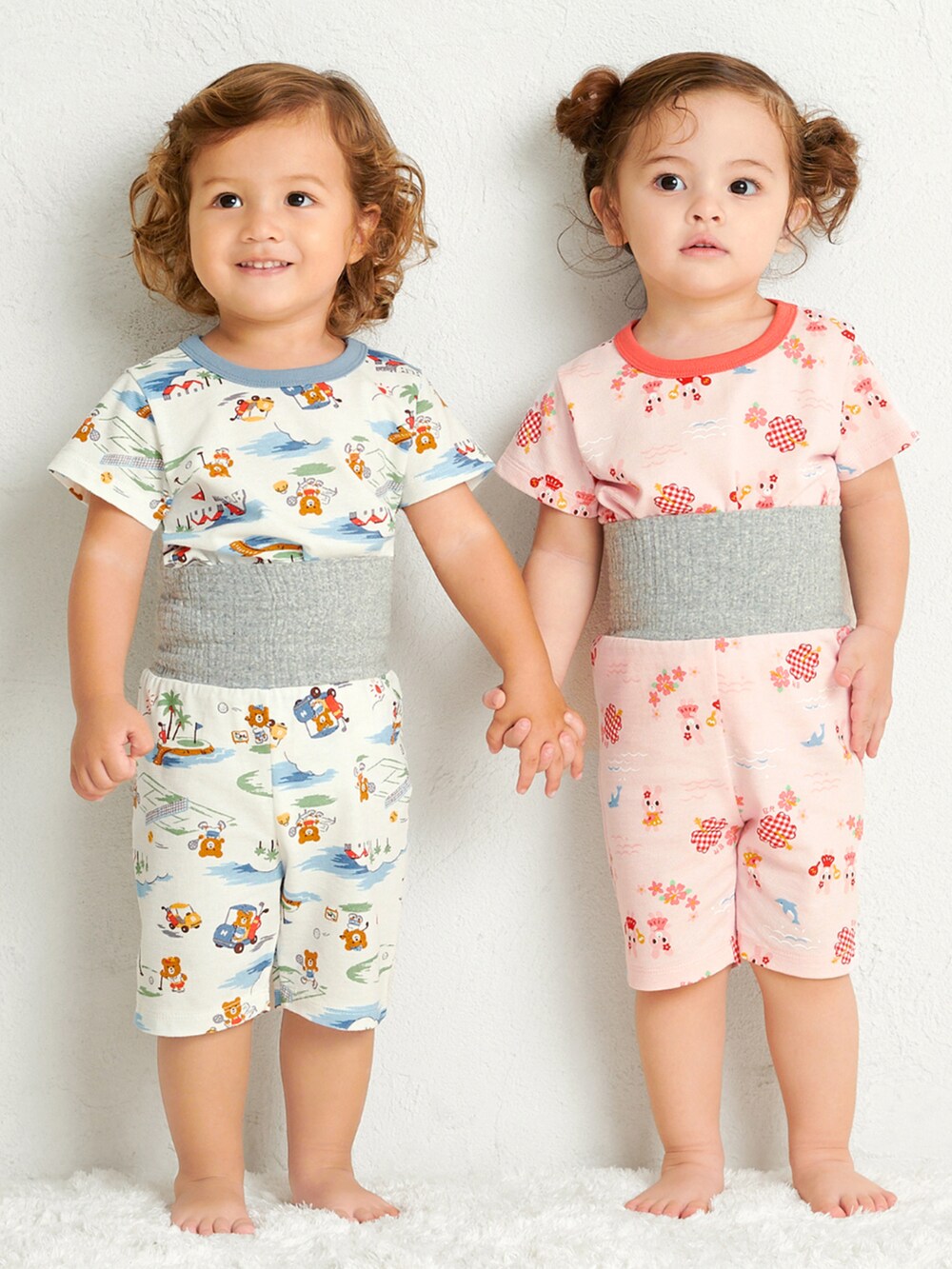 ピンク系のルームウェア/パジャマ、その他のルームウェア/パジャマを着用したキッズの春コーディネートの2枚目の写真