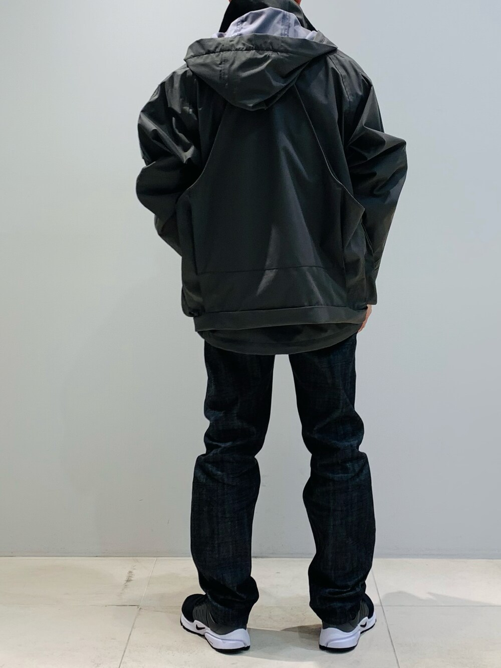 「フィッシングベスト、ミリタリージャケット、大人カジュアル、デニム、ootd、おしゃれさんと繋がりたい」｜「ABU GARCIAのアイテム（その他アウター、グリーン系）」を使った、Yuuki Mizさん（メンズ・165cm）の夏コーディネートの3枚目の写真
