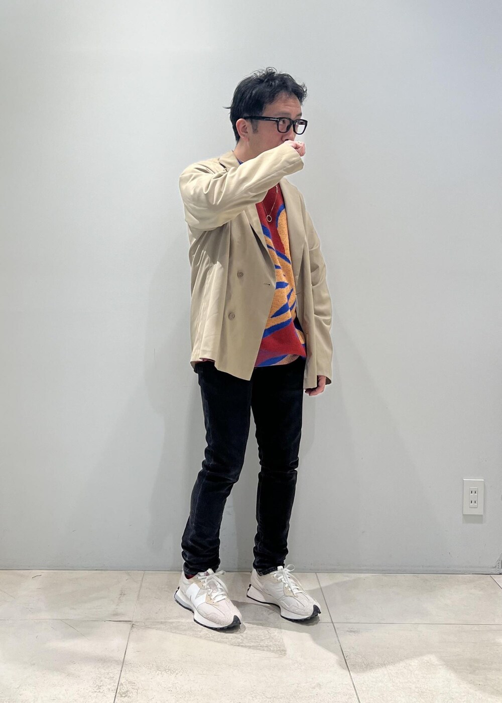 「ADAM ET ROPÉ、HOMME、UNISEX、骨格ストレート、イエベ、カジュアル、大人カジュアル、モード、春コーデ、春ファッション、ニット」｜「ADAM ET ROPE'のボタニカル バルキージャカード ルーズニット / UNISEX（ニット/セーター、レッド系）」を使った、Yuuki Mizさん（メンズ・165cm）の春コーディネートの6枚目の写真