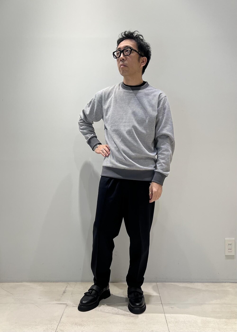 「ADAM ET ROPÉ、HOMME、UNISEX、骨格ストレート、イエベ、カジュアル、大人カジュアル、ミリタリー、秋コーデ、秋ファッション、アースカラー、コート、パンツ」｜「ADAM ET ROPE'の《新色追加・2点セット》M-65 ビッグシルエット モッズコート / コート＆中綿ライナーセット / ライナー取り外し可能 / ユニセックス（モッズコート、グリーン系）」を使った、Yuuki Mizさん（メンズ・165cm）の秋コーディネートの6枚目の写真