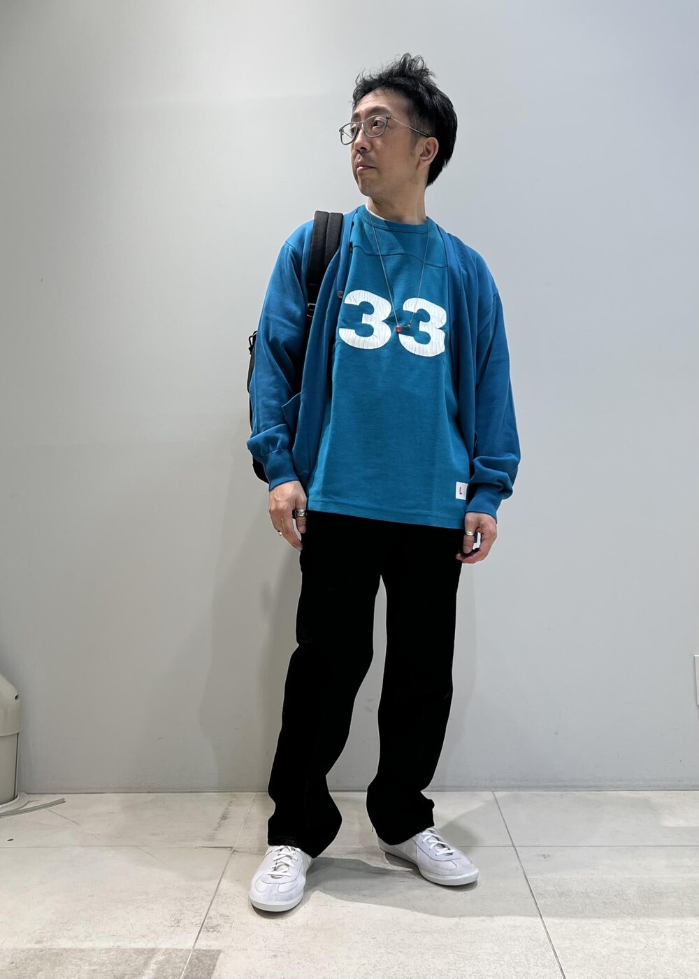 「ADAM ET ROPÉ、HOMME、UNISEX、骨格ストレート、イエベ、カジュアル、カーディガン」|「Championの【Champion for ADAM ET ROPE'】Reverse Weave Football Tee(Tシャツ/カットソー、ブルー系)」を使った、Yuuki Mizさん(メンズ・165cm)の夏コーディネートの2枚目の写真