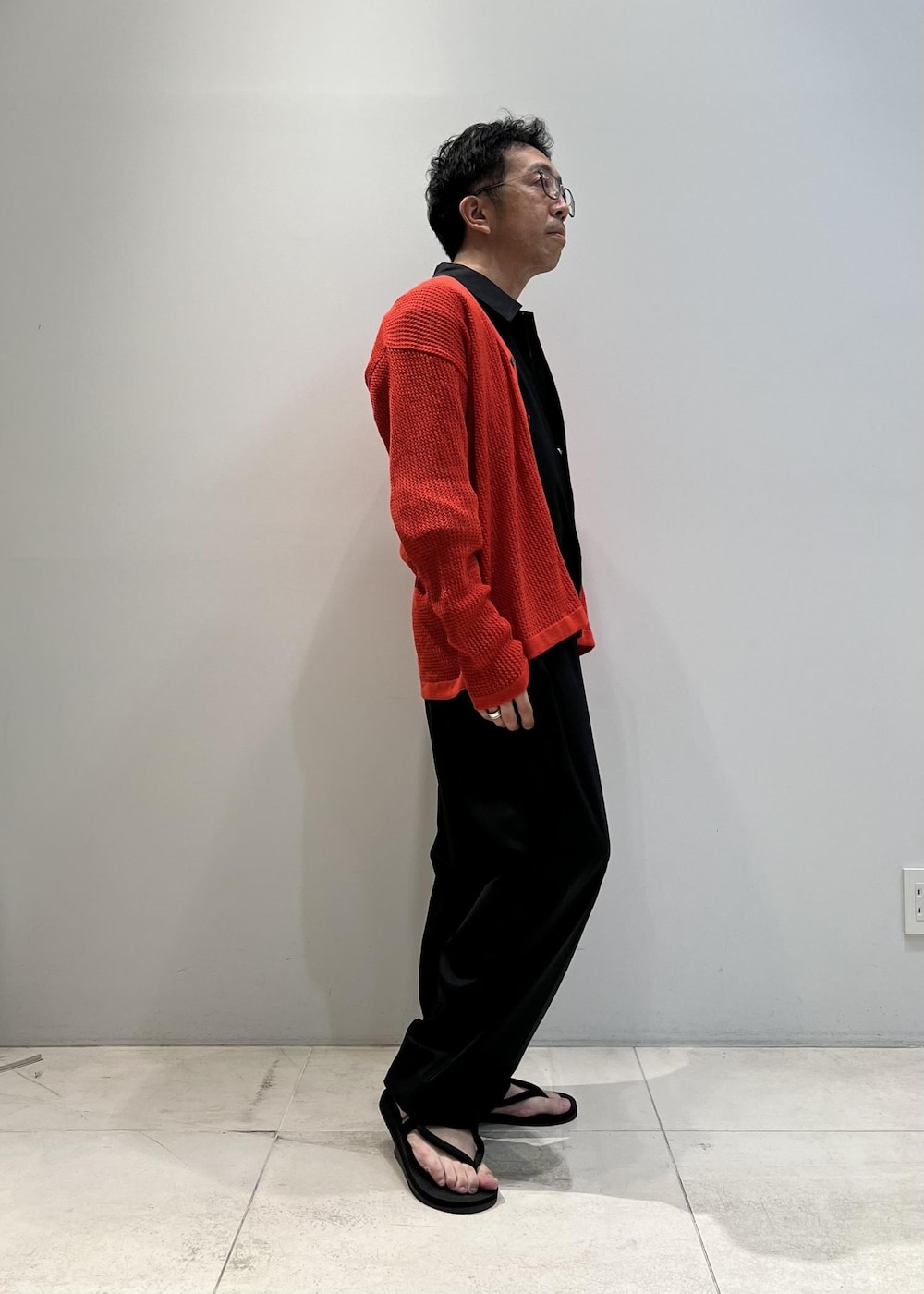 「ADAM ET ROPÉ、HOMME、UNISEX、骨格ストレート、イエベ、きれいめ、きれいめカジュアル、モード、スーツ、春コーデ、秋コーデ、春ファッション、秋ファッション」｜「ADAM ET ROPE'の《SOLOTEX》《REPREVE》ウールミックス ジャンプスーツ/オールインワン/サスティナブル（つなぎ/オールインワン、ブラック系）」を使った、Yuuki Mizさん（メンズ・165cm）の夏コーディネートの5枚目の写真